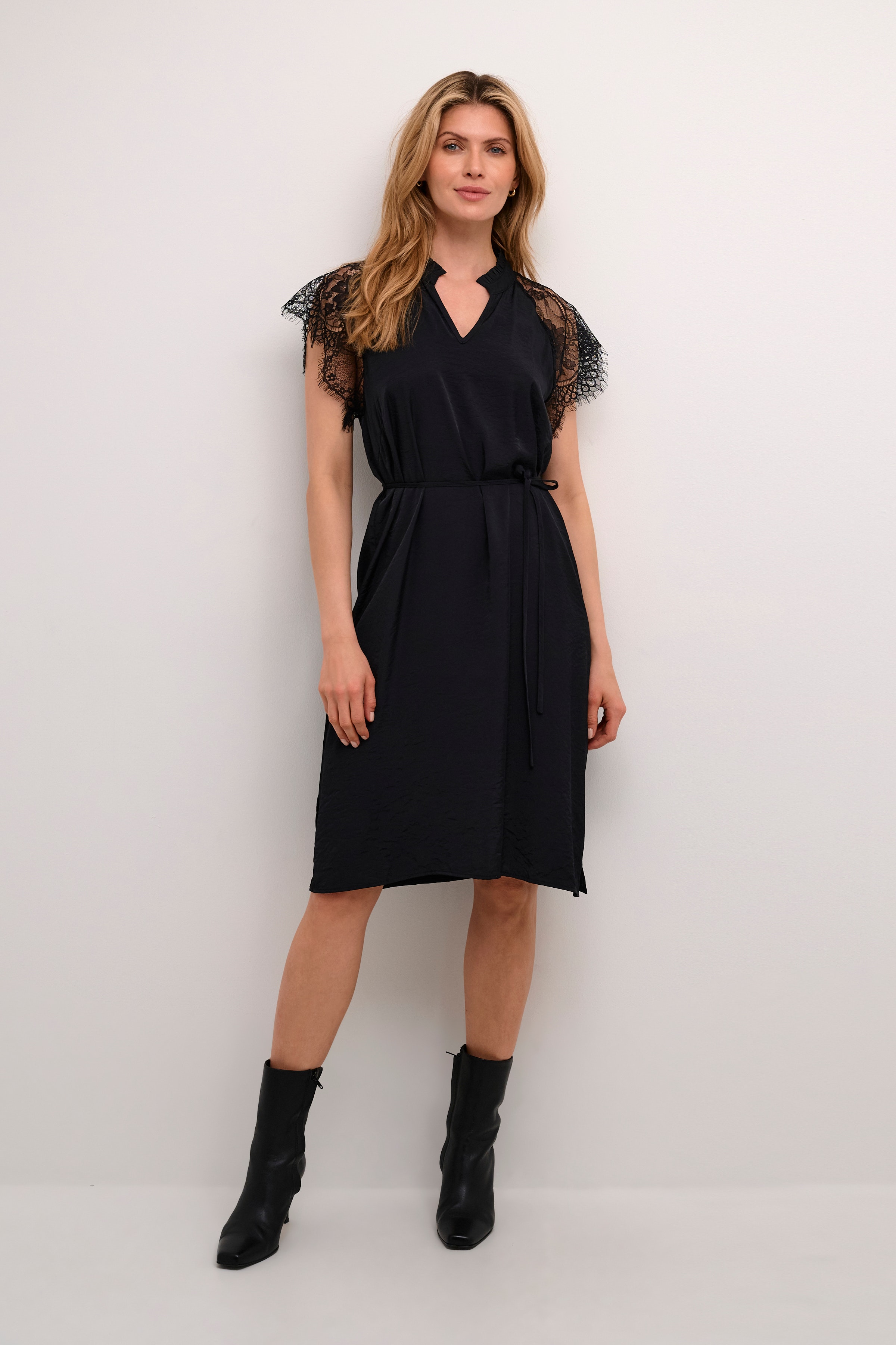 CRNola Dress LOOKBOOK FRONT 10613028-100120