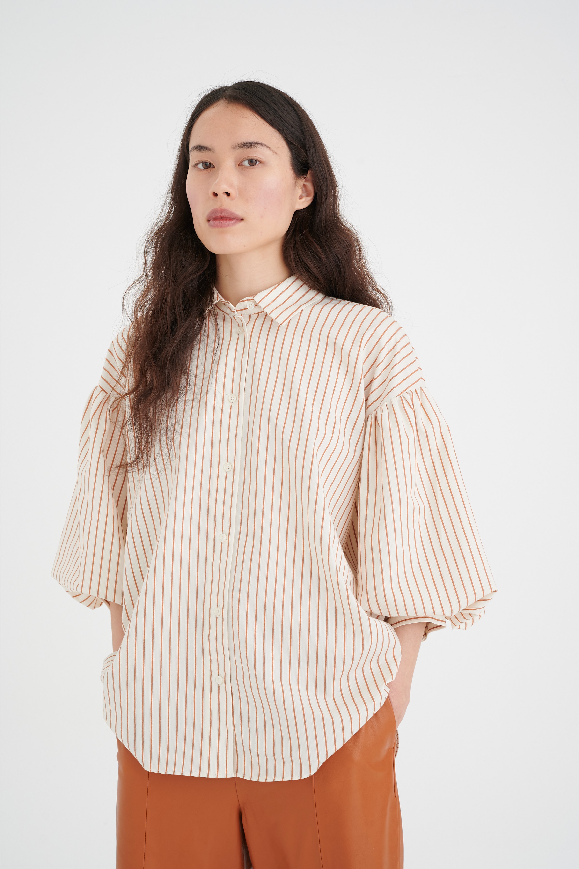 YokoIW Shirt  LOOKBOOK BACK 30106414-300804