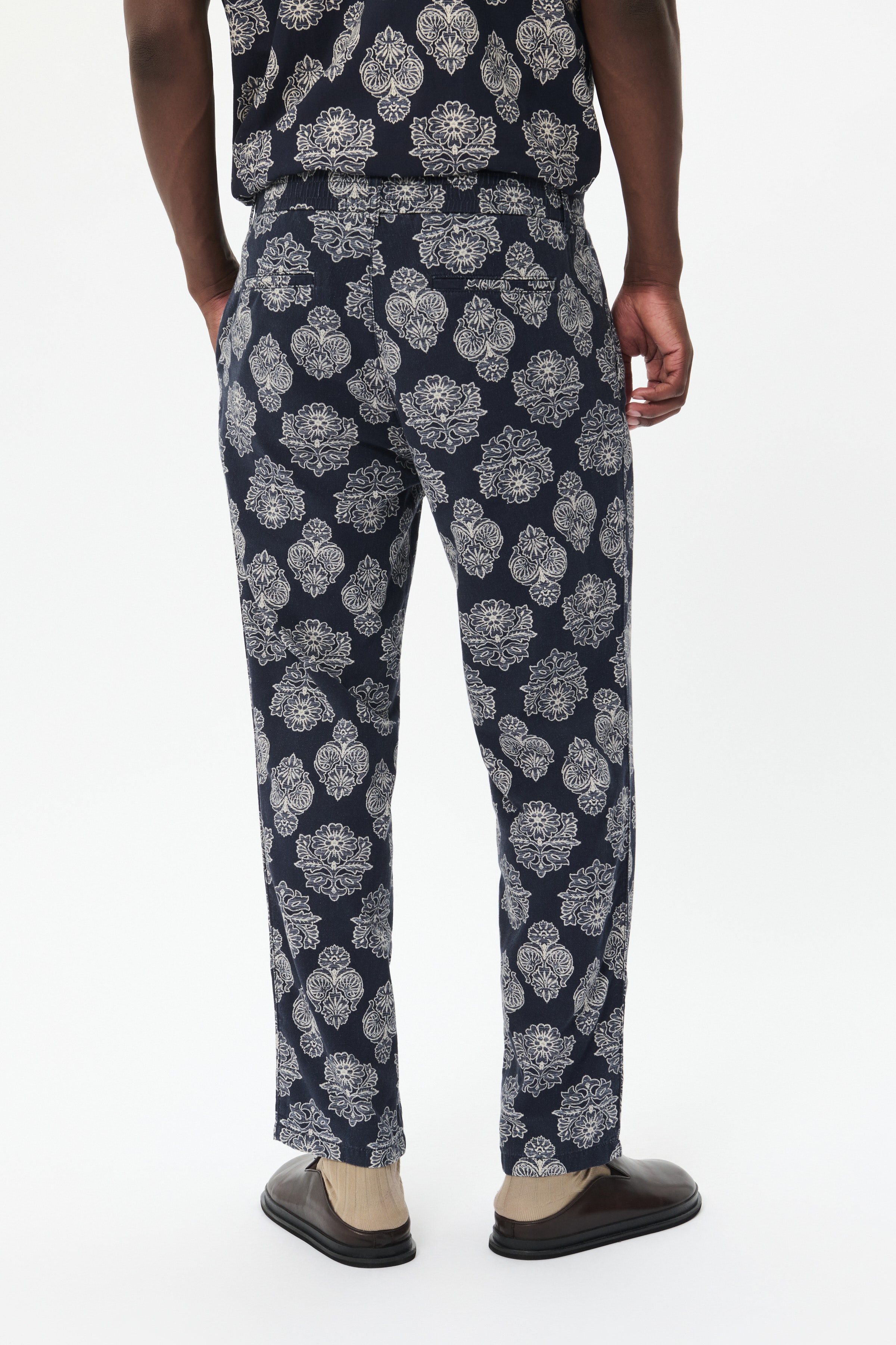 MAjay Trousers LOOKBOOK BACK 30207818-194011