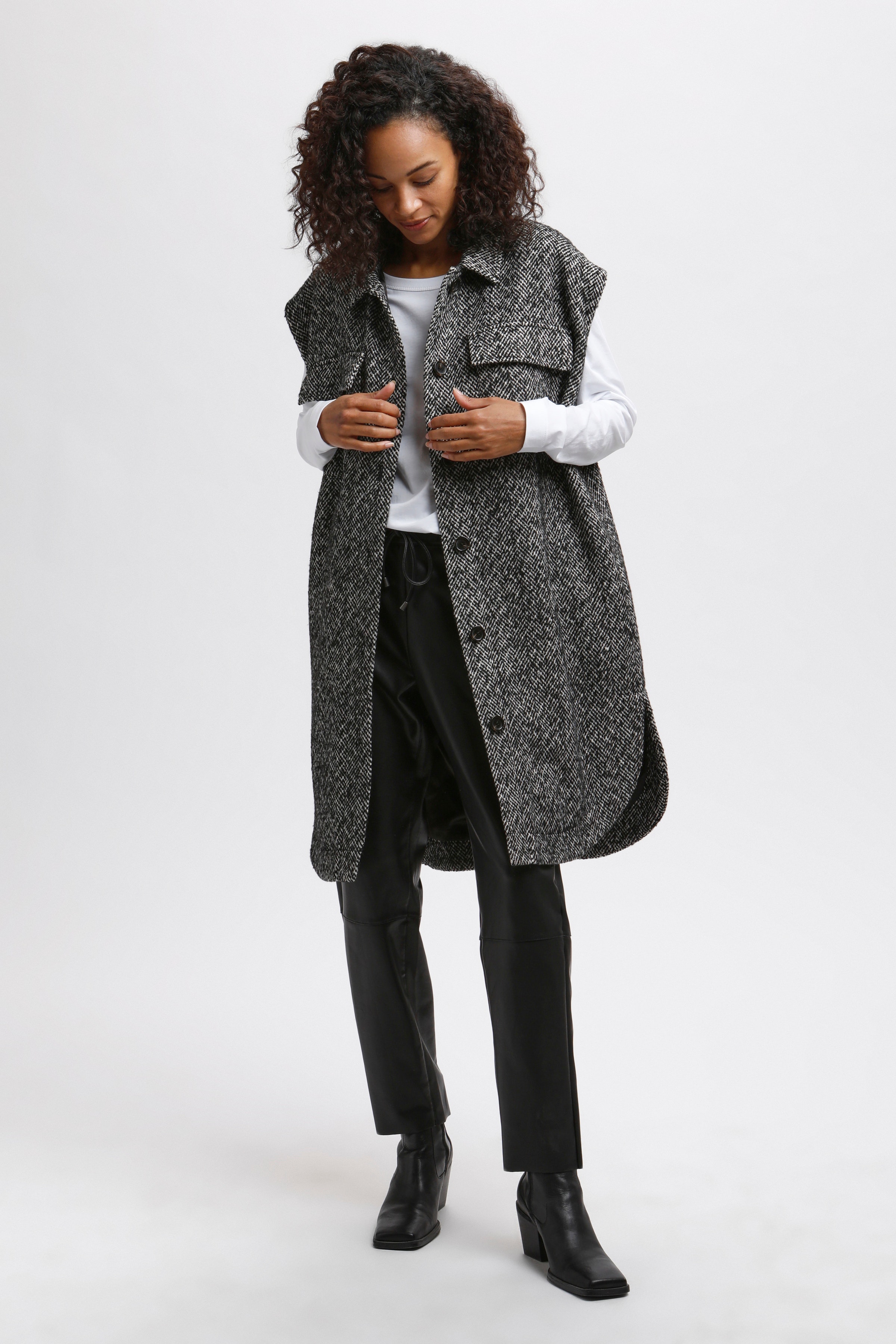 KAtiria Vest LOOKBOOK FRONT 10505720-101634