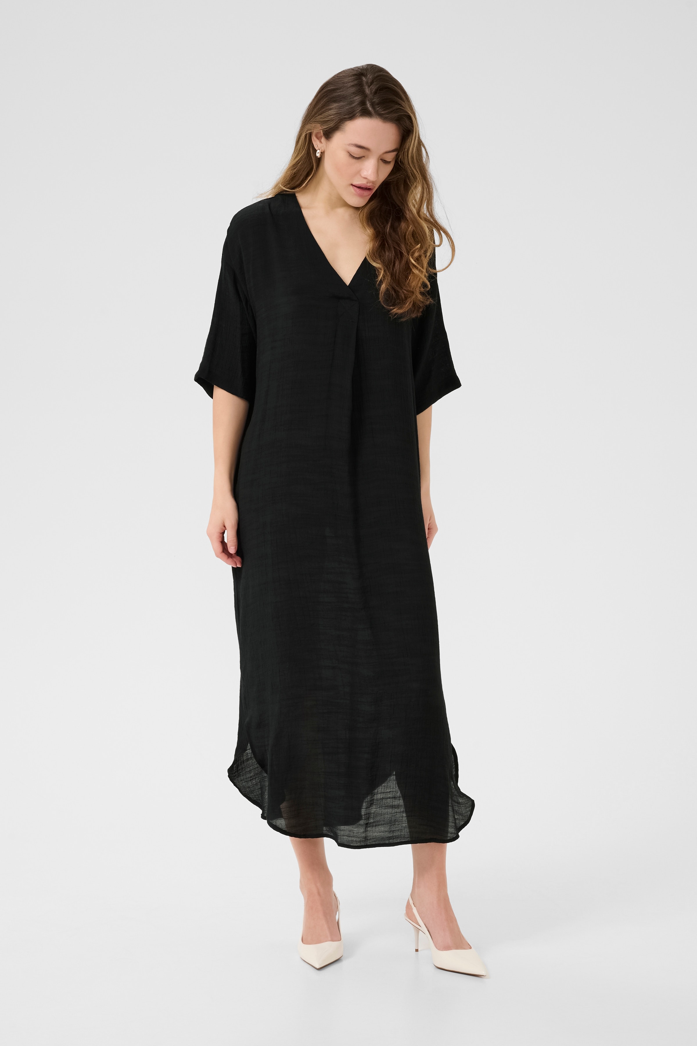 KAanja Dress LOOKBOOK FRONT 10510073-100121