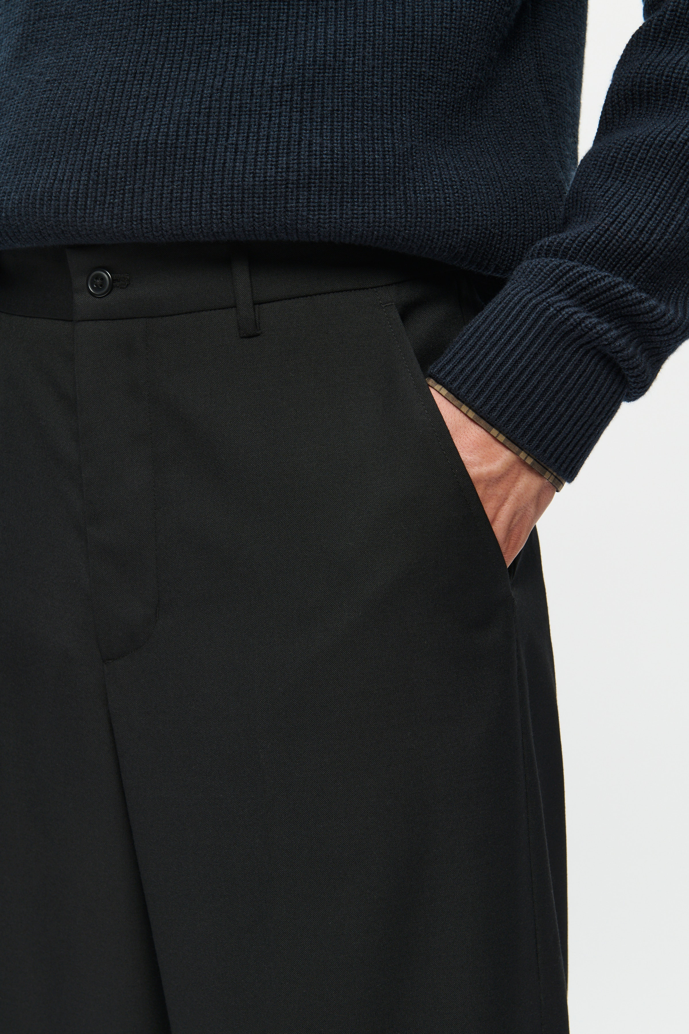WWLuca Trousers LOOKBOOK DETAIL 30251480-303700