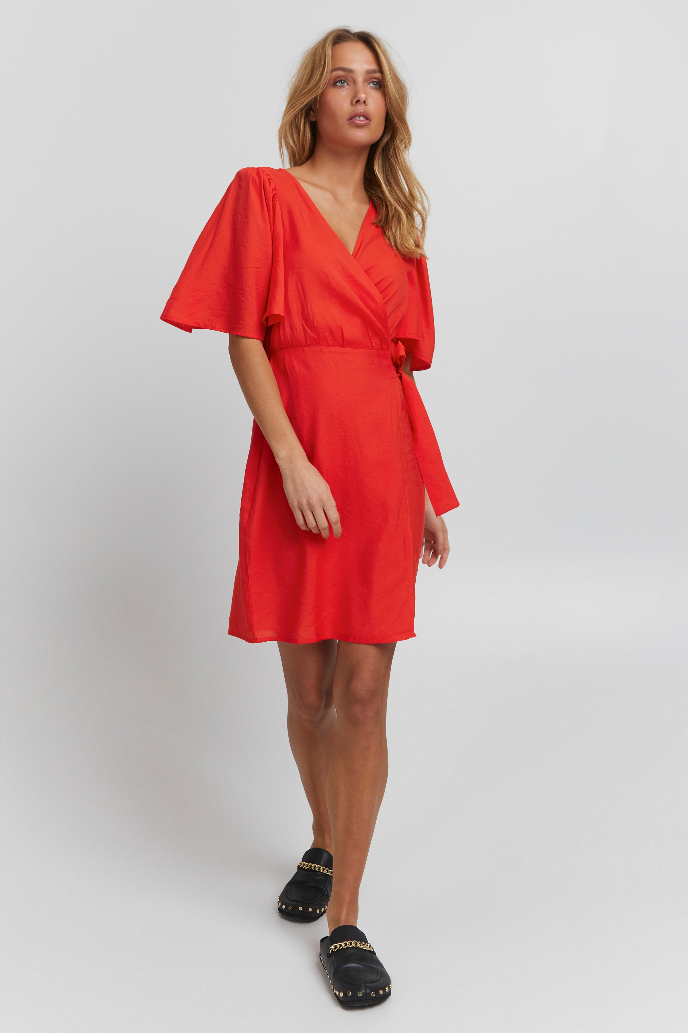 IXIRA Kjole LOOKBOOK FRONT 20117760-171663