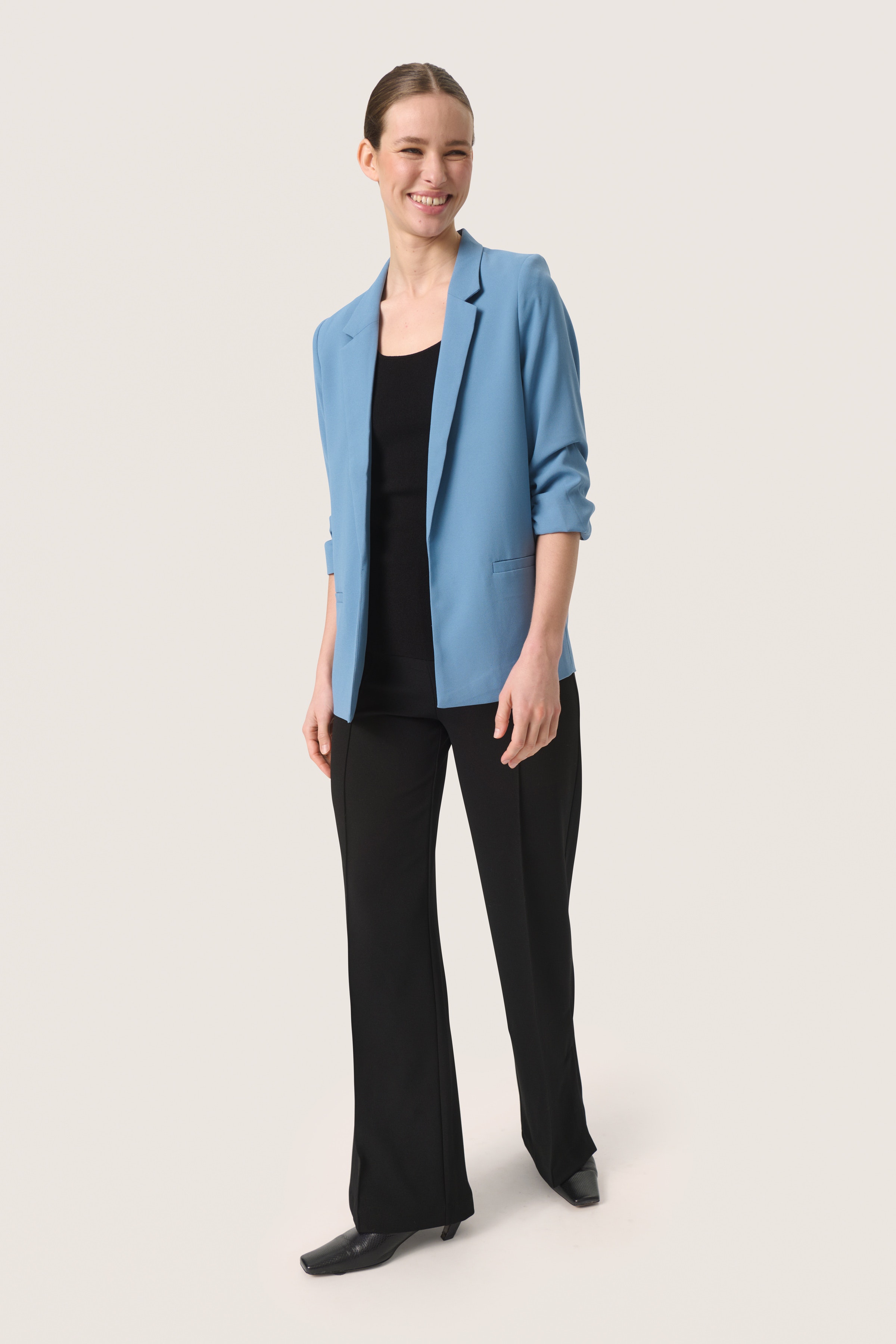 SLShirley Blazer LOOKBOOK FRONT 30403608-183922