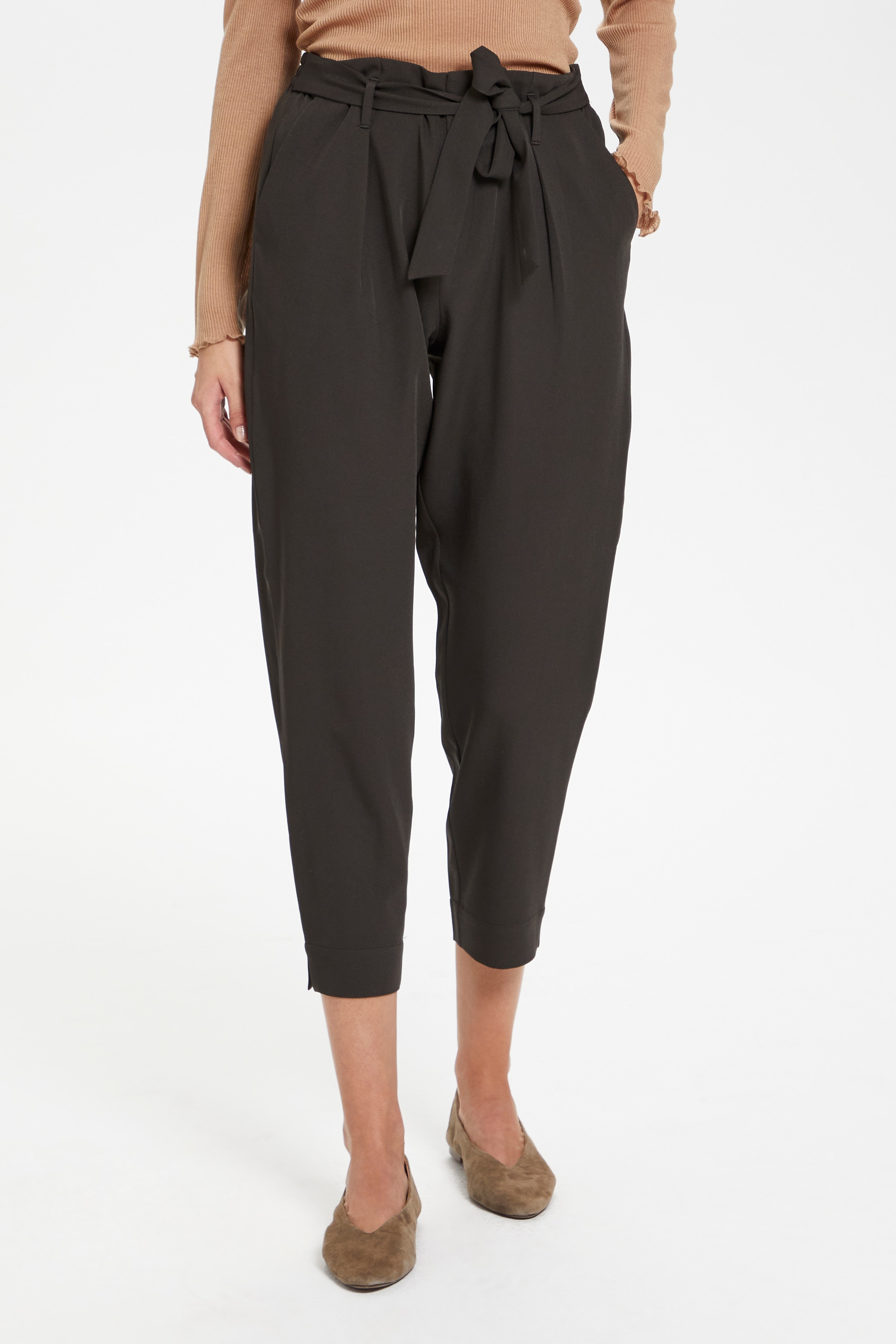 IzraSZ Hose LOOKBOOK FRONT 30511424-190000