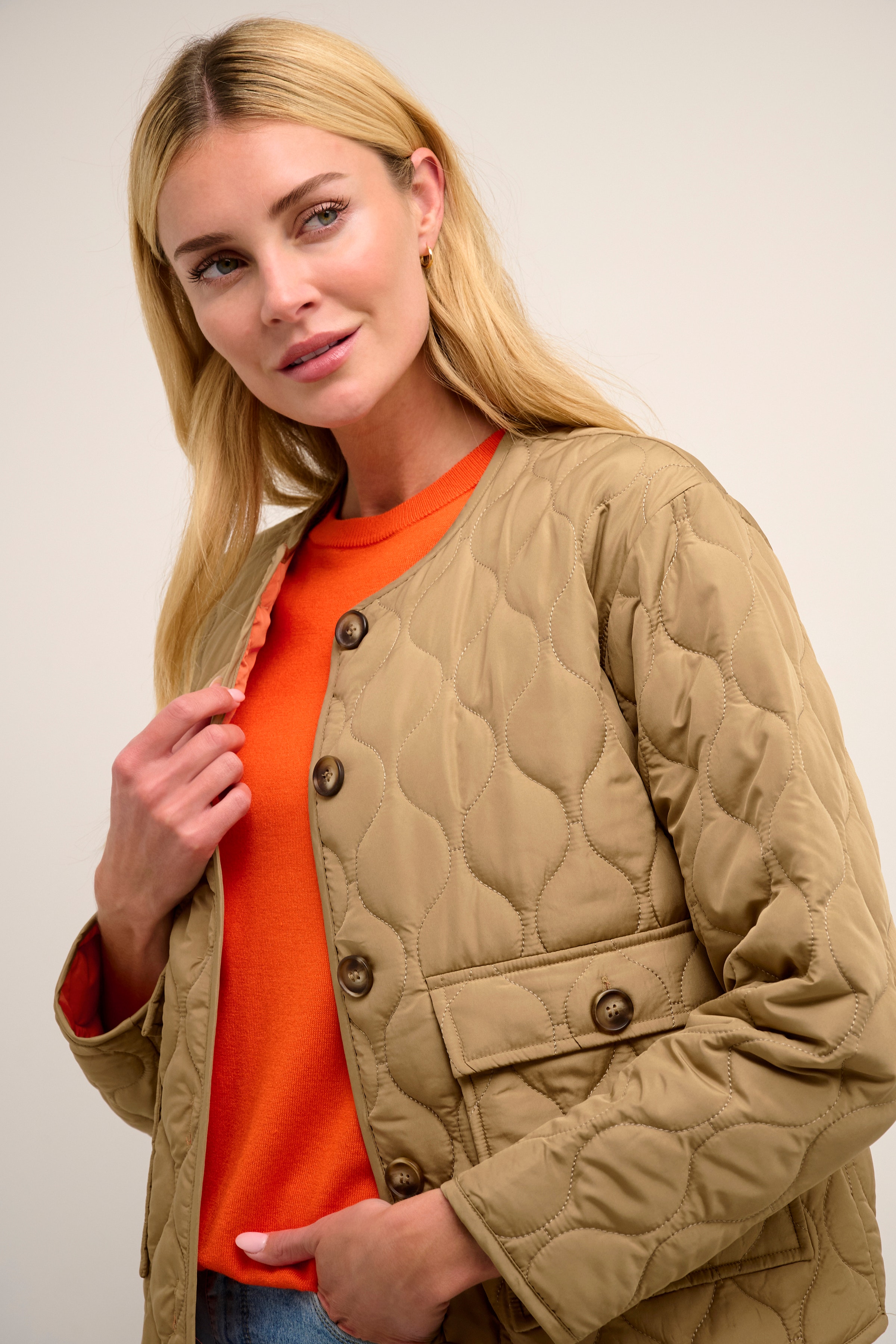 KAsija Mantel LOOKBOOK DETAIL 10507298-171115