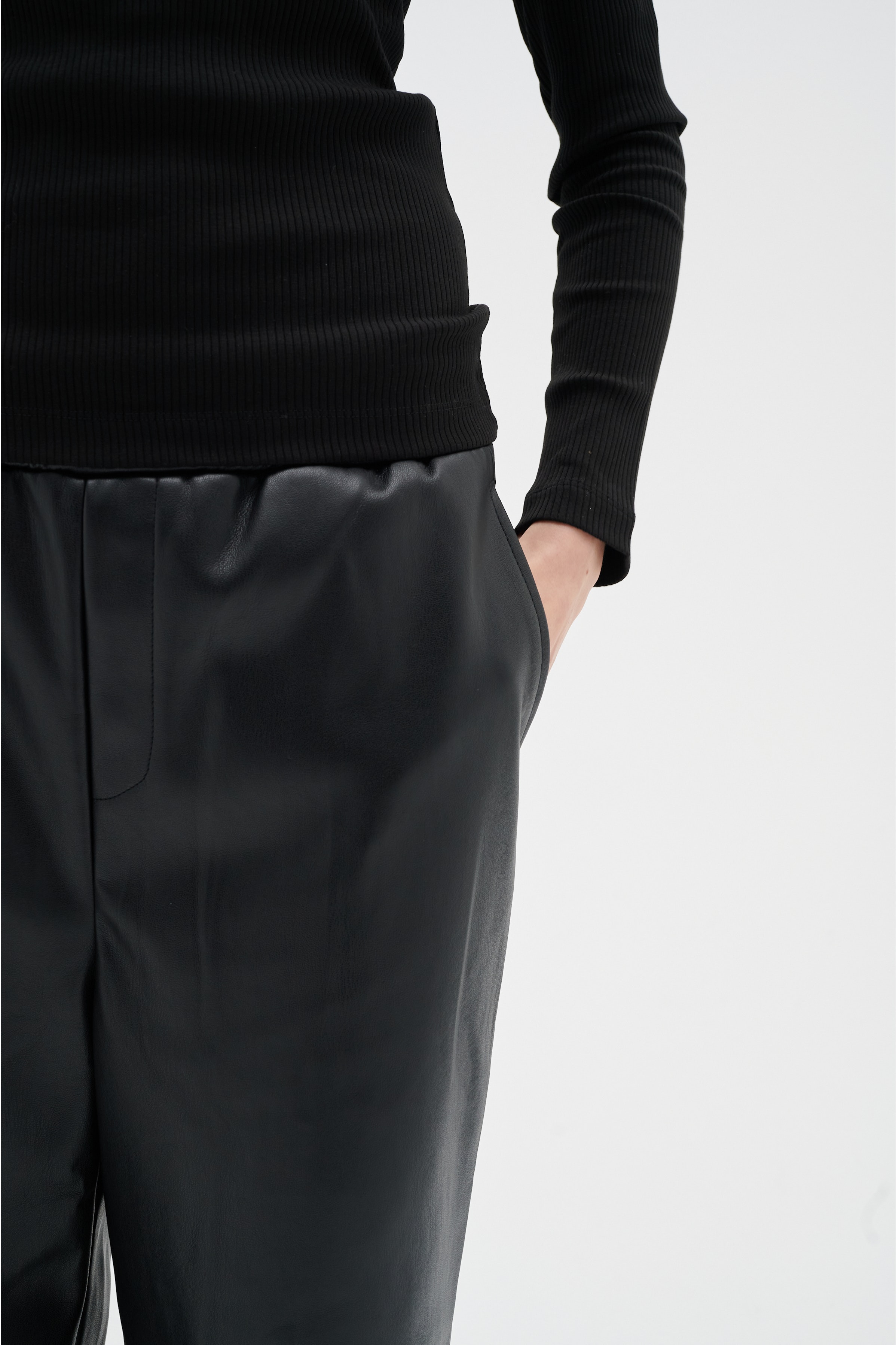 KamariIW Trousers LOOKBOOK DETAIL 30108216-194008