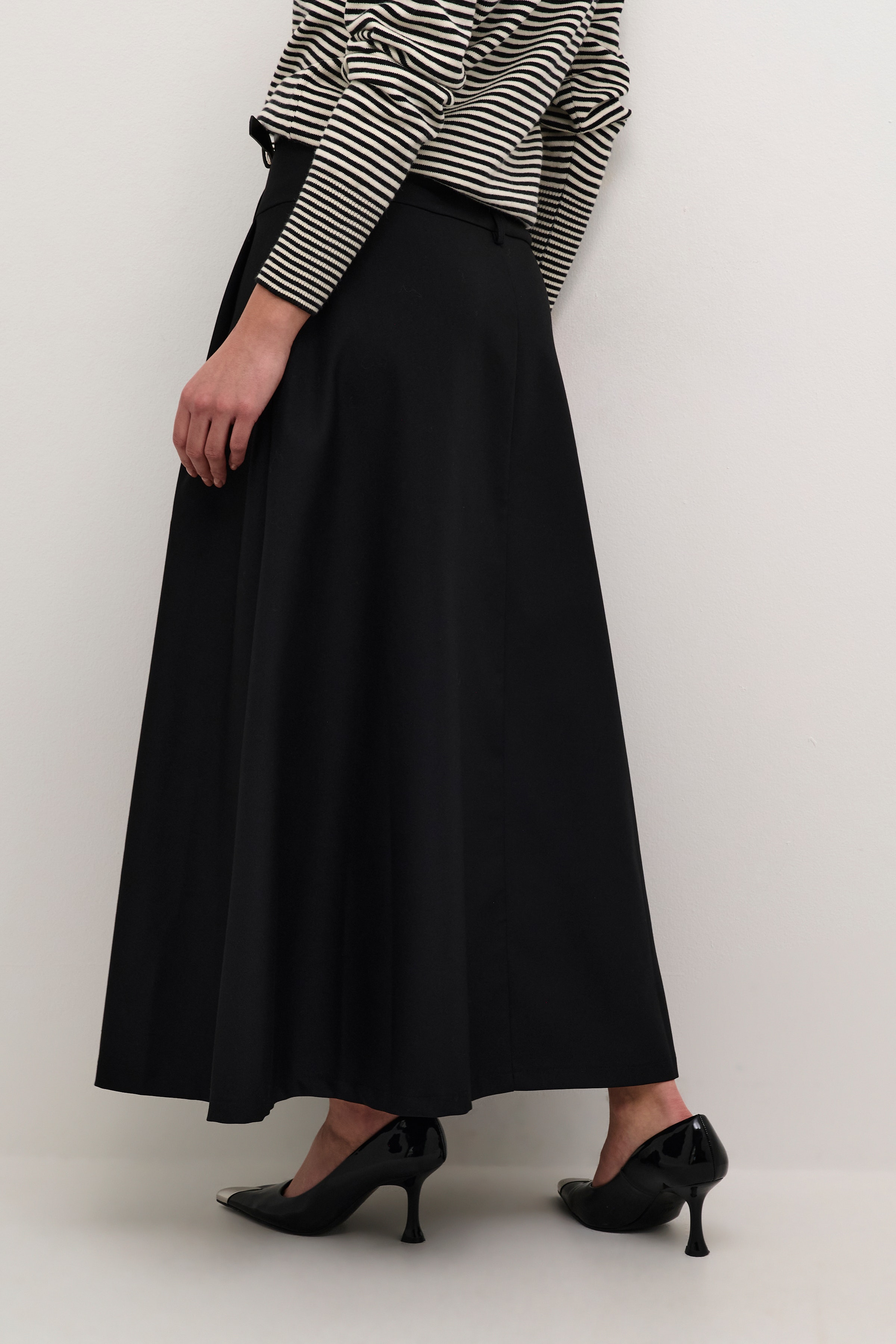 KAlissi Skirt LOOKBOOK BACK 10509203-100121