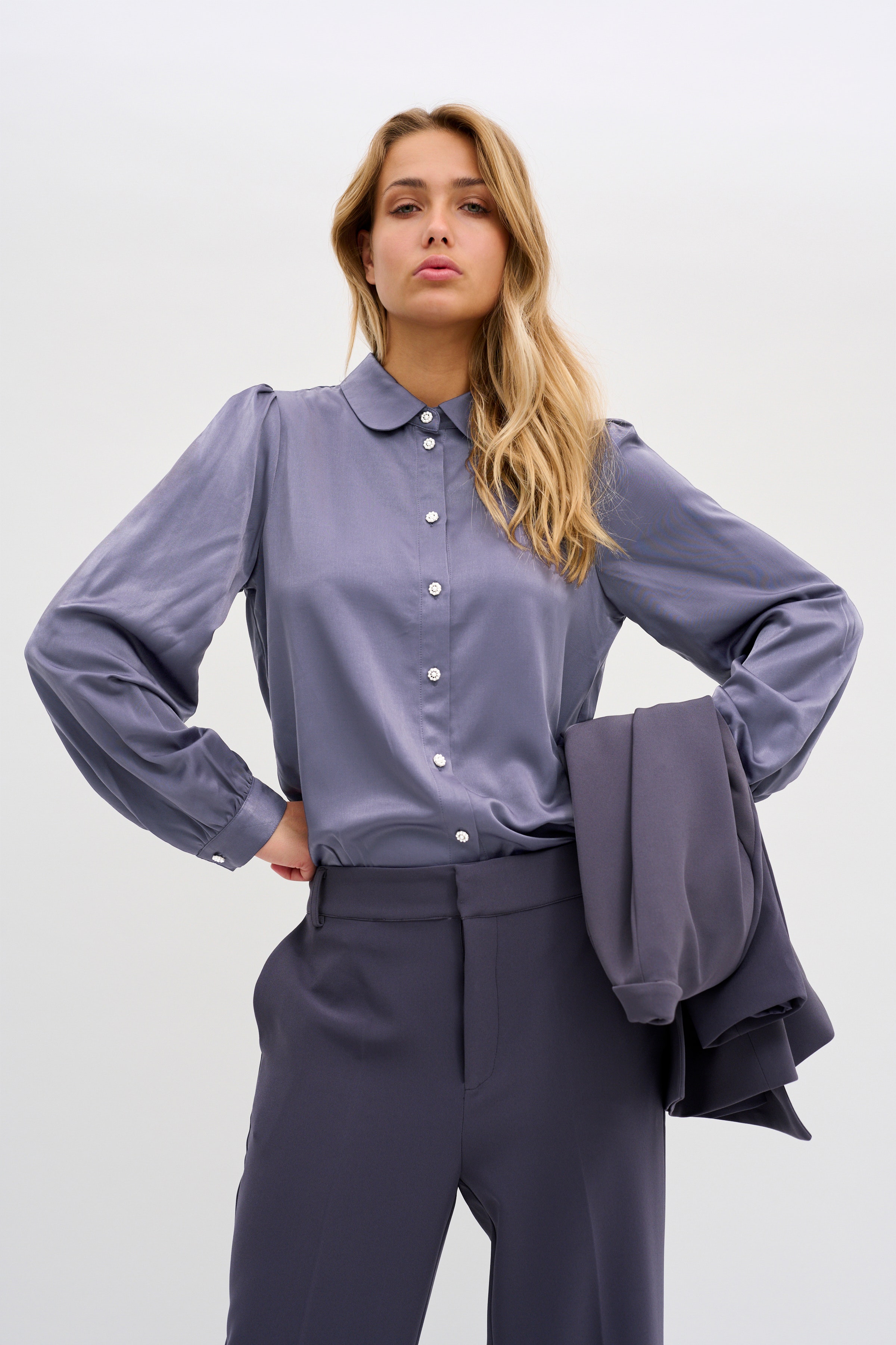 EstelleMW Shirt LOOKBOOK FRONT 10704134-193915