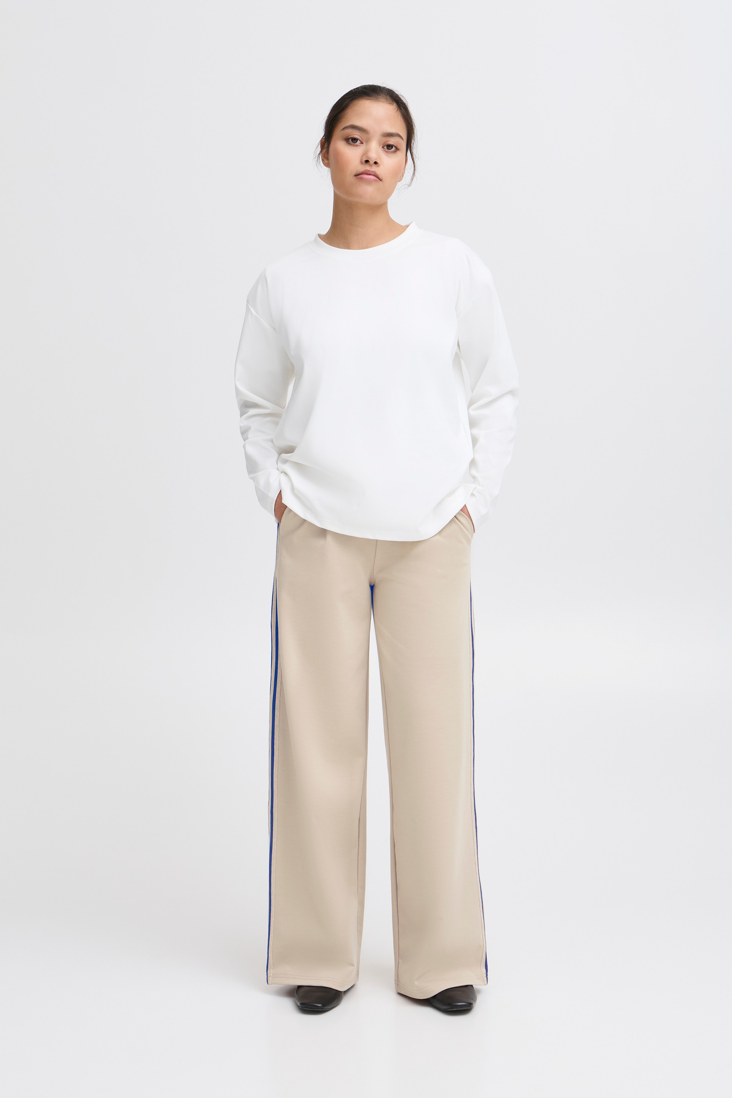 IXKATE Trousers LOOKBOOK FRONT 20123732-151308