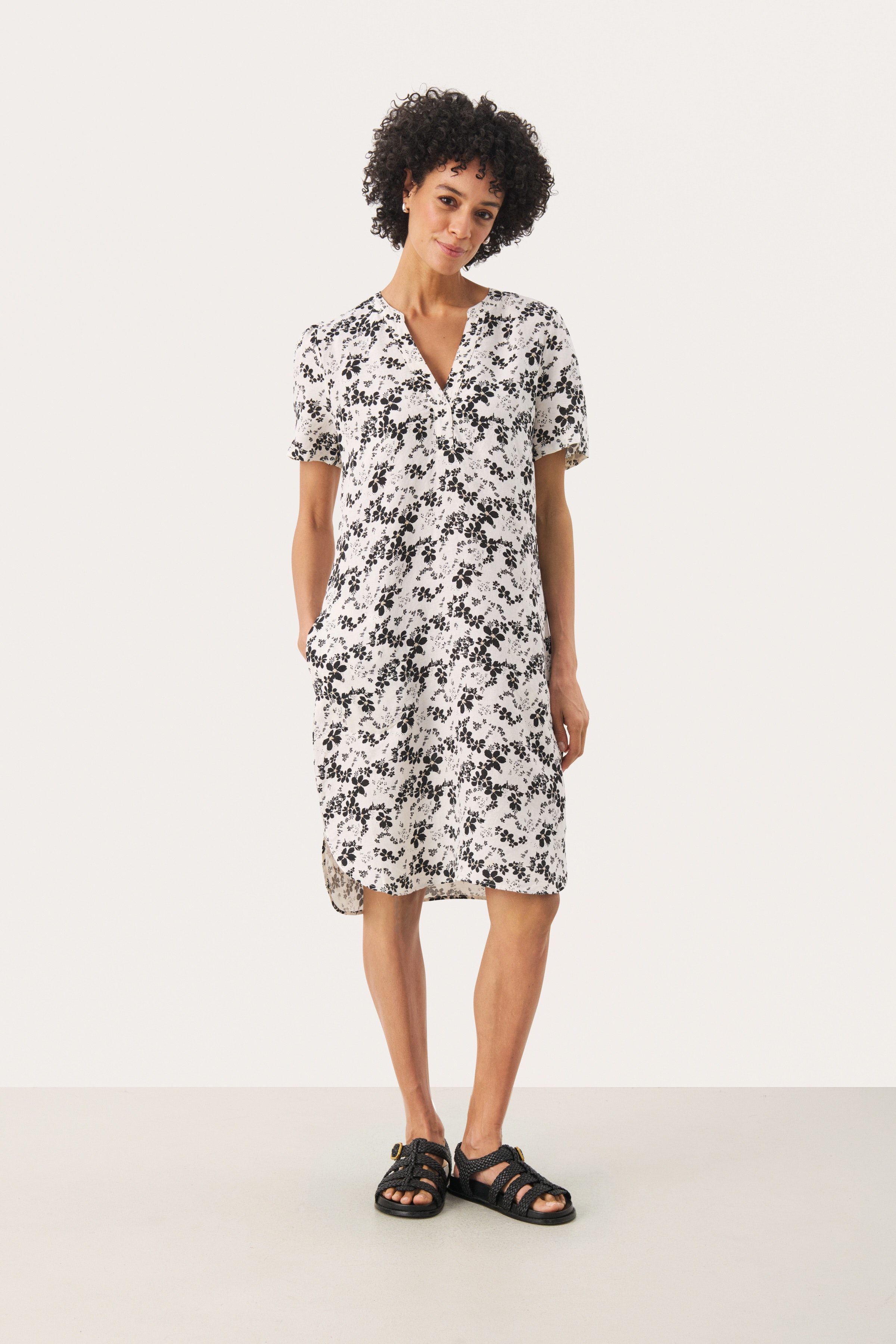 AminasePW Klänning LOOKBOOK FRONT 30309934-303791