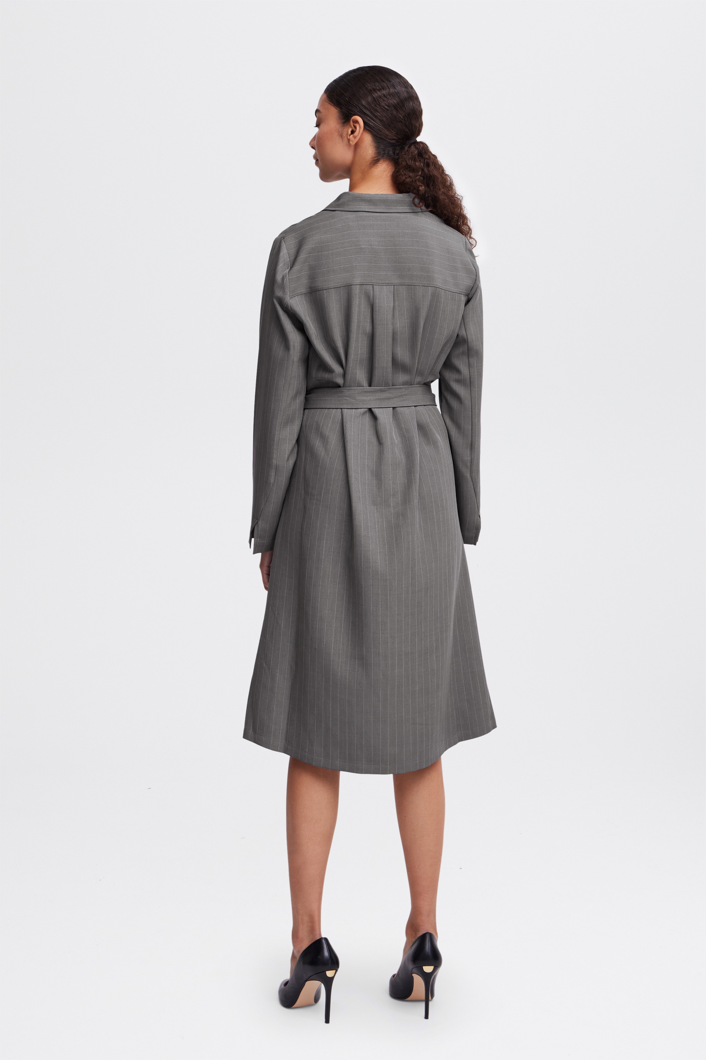 BYMMIDDE Kleid LOOKBOOK BACK 20815638-203923