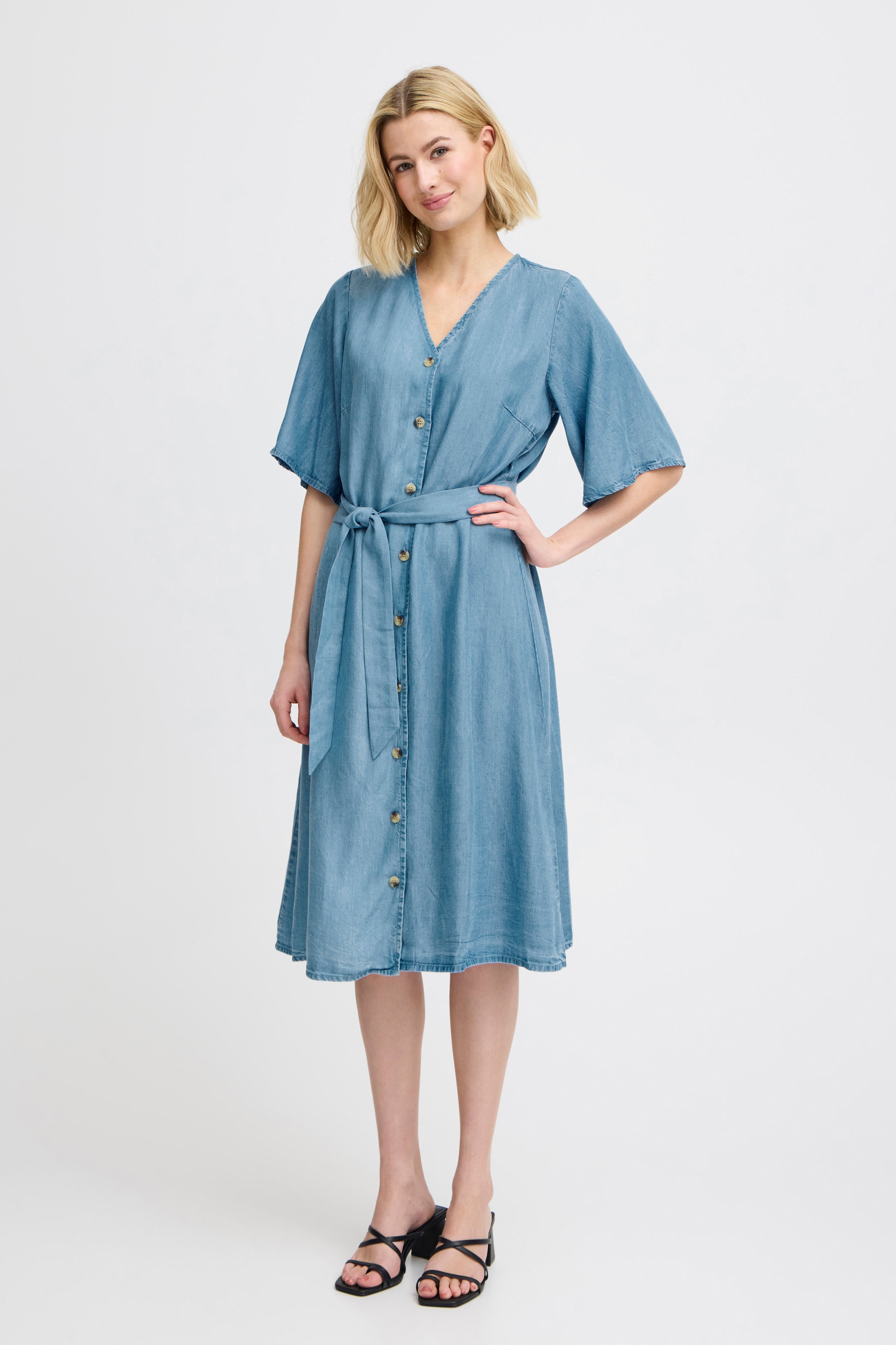 FREVELYN Kjole LOOKBOOK FRONT 20613858-200988