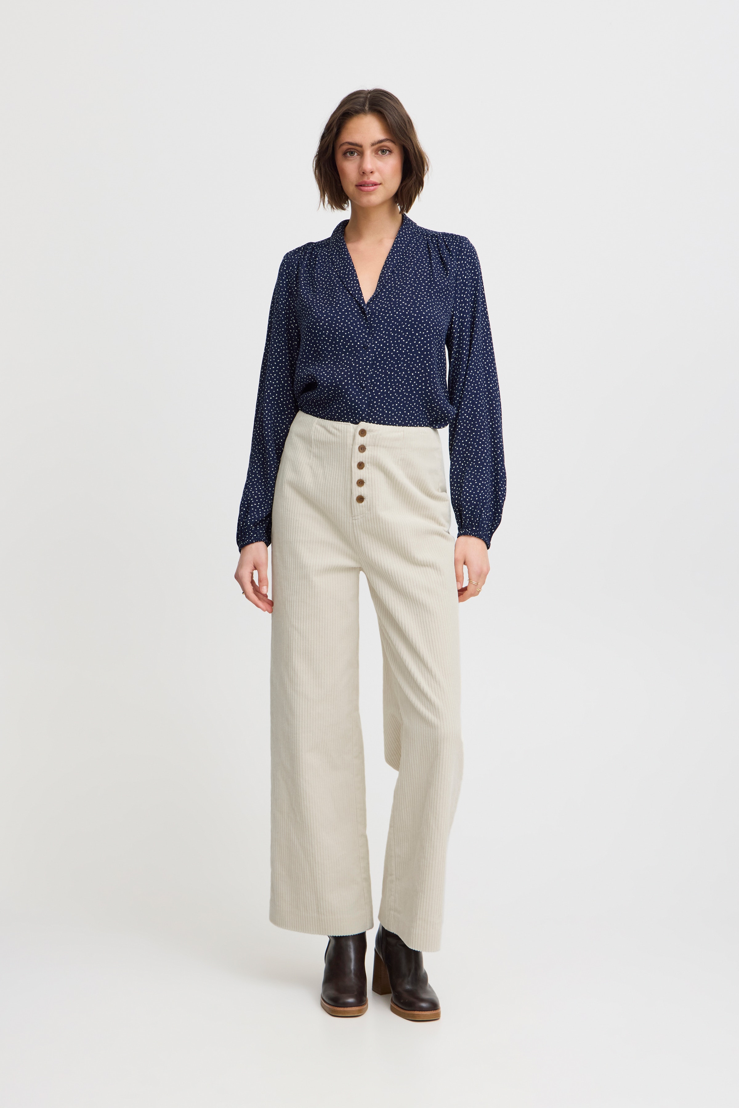 IRLESSI Trousers LOOKBOOK FRONT 20121136-130905