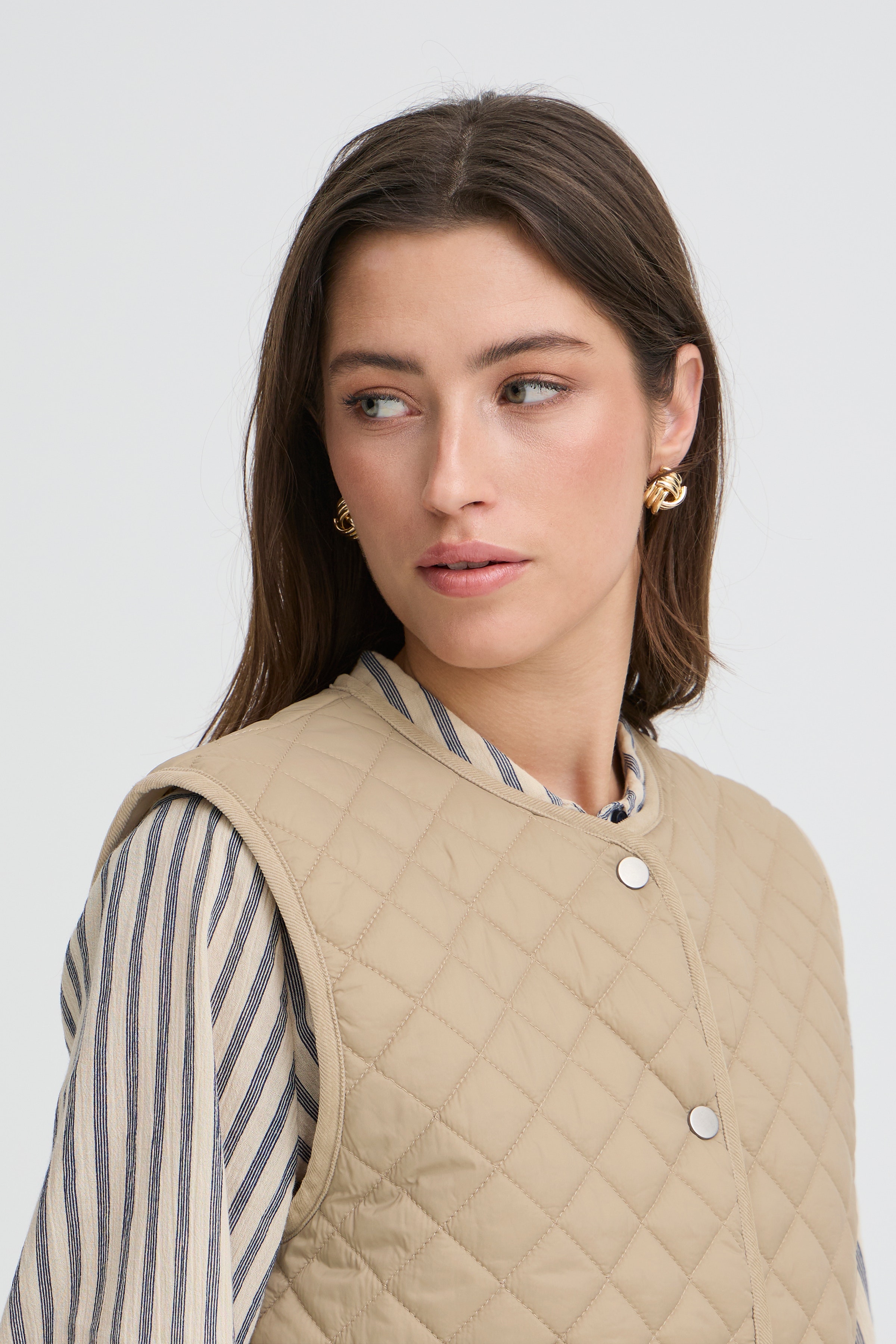 BYBERTA Weste oberbekleidung LOOKBOOK DETAIL 20818517-171109