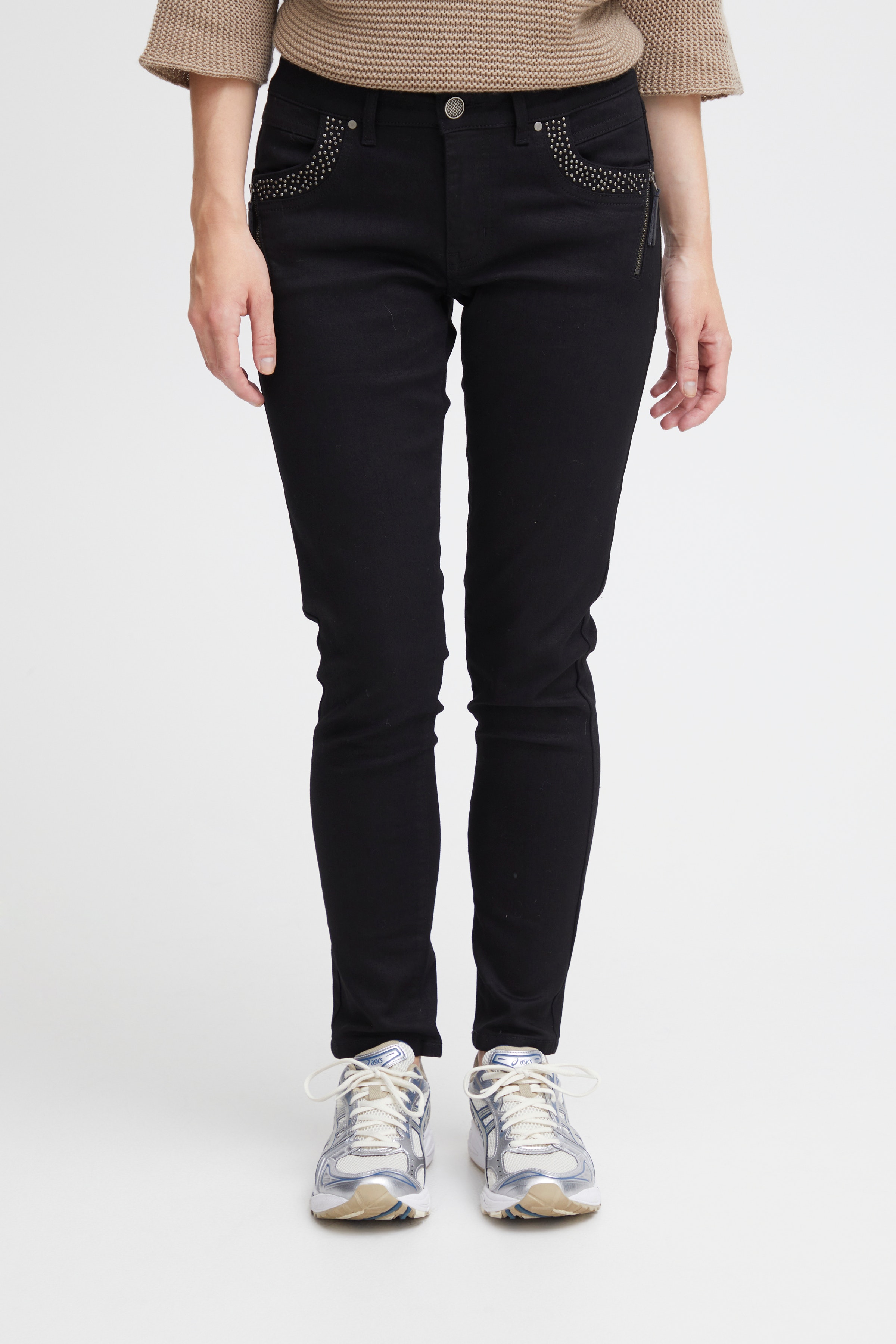 SBYELLOWSTONE Jeans LOOKBOOK FRONT 22100363-203663