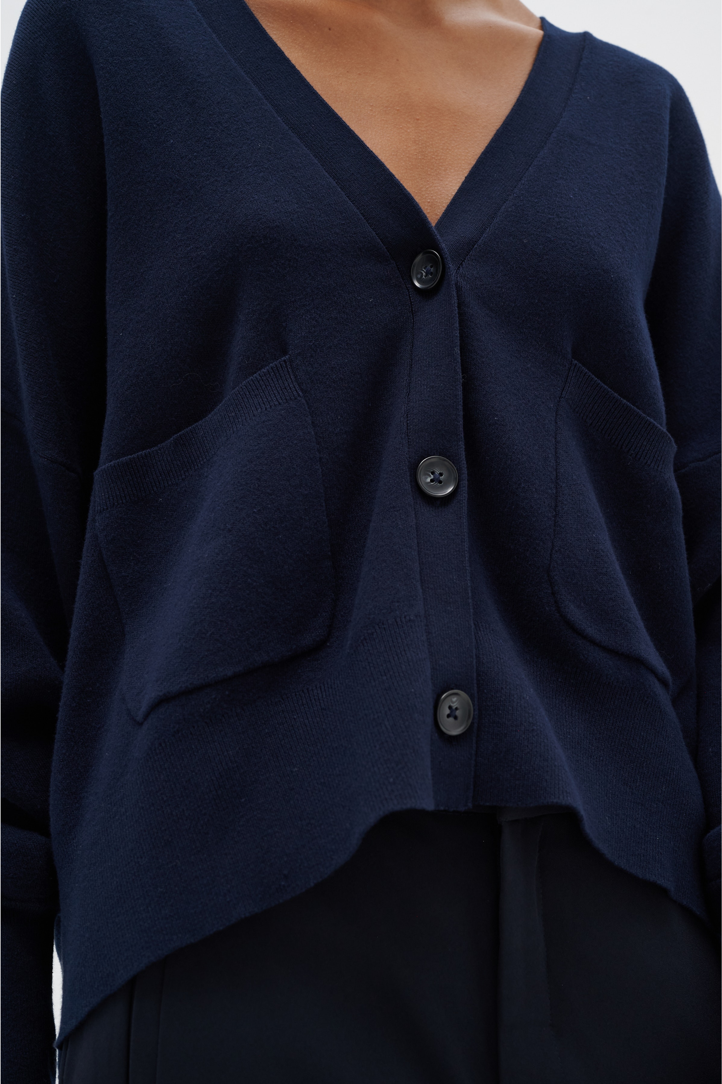 TenleyIW Cardigan LOOKBOOK DETAIL 30107825-300005