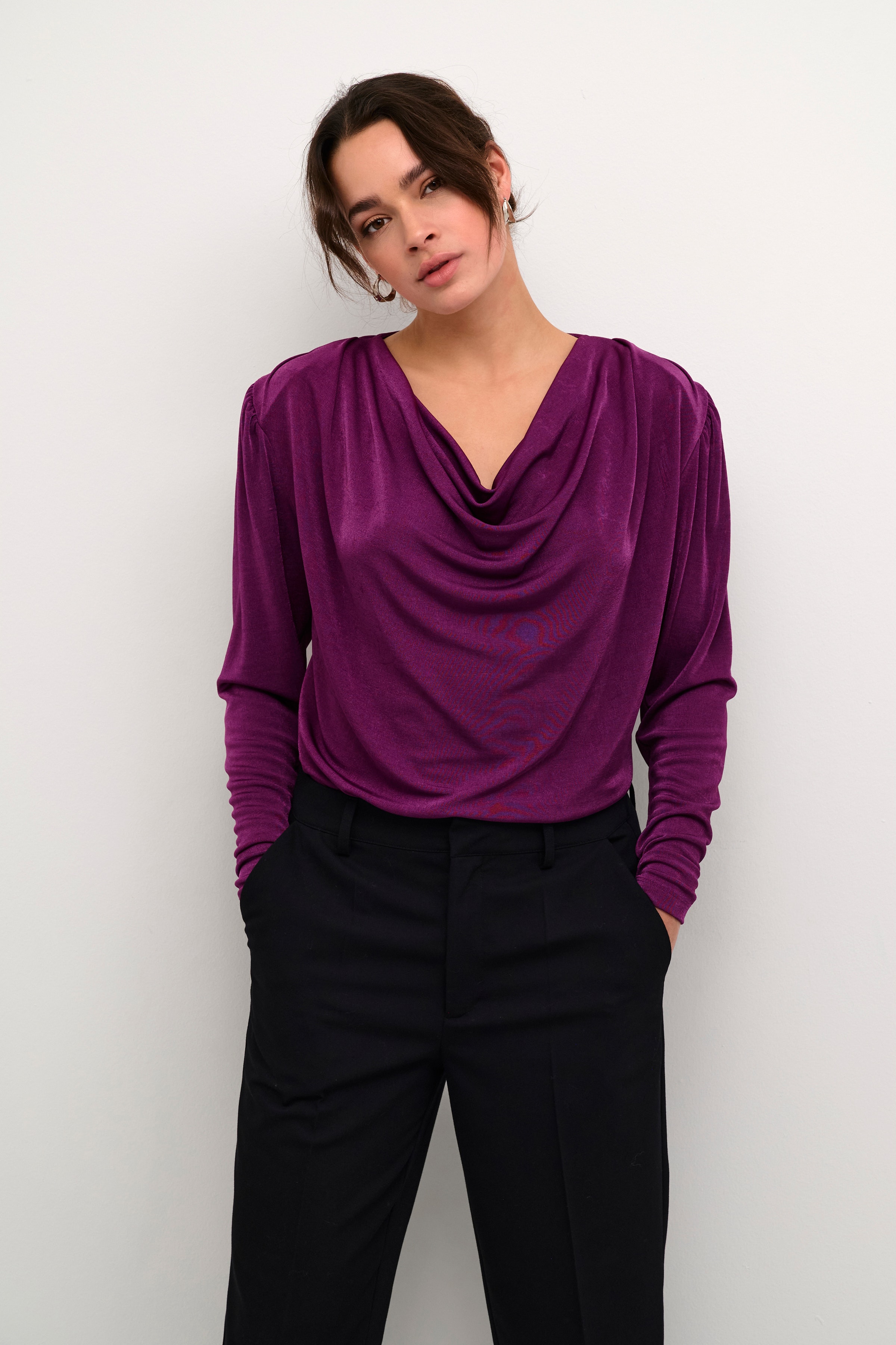 KAgina Blouse LOOKBOOK FRONT 10509321-193022