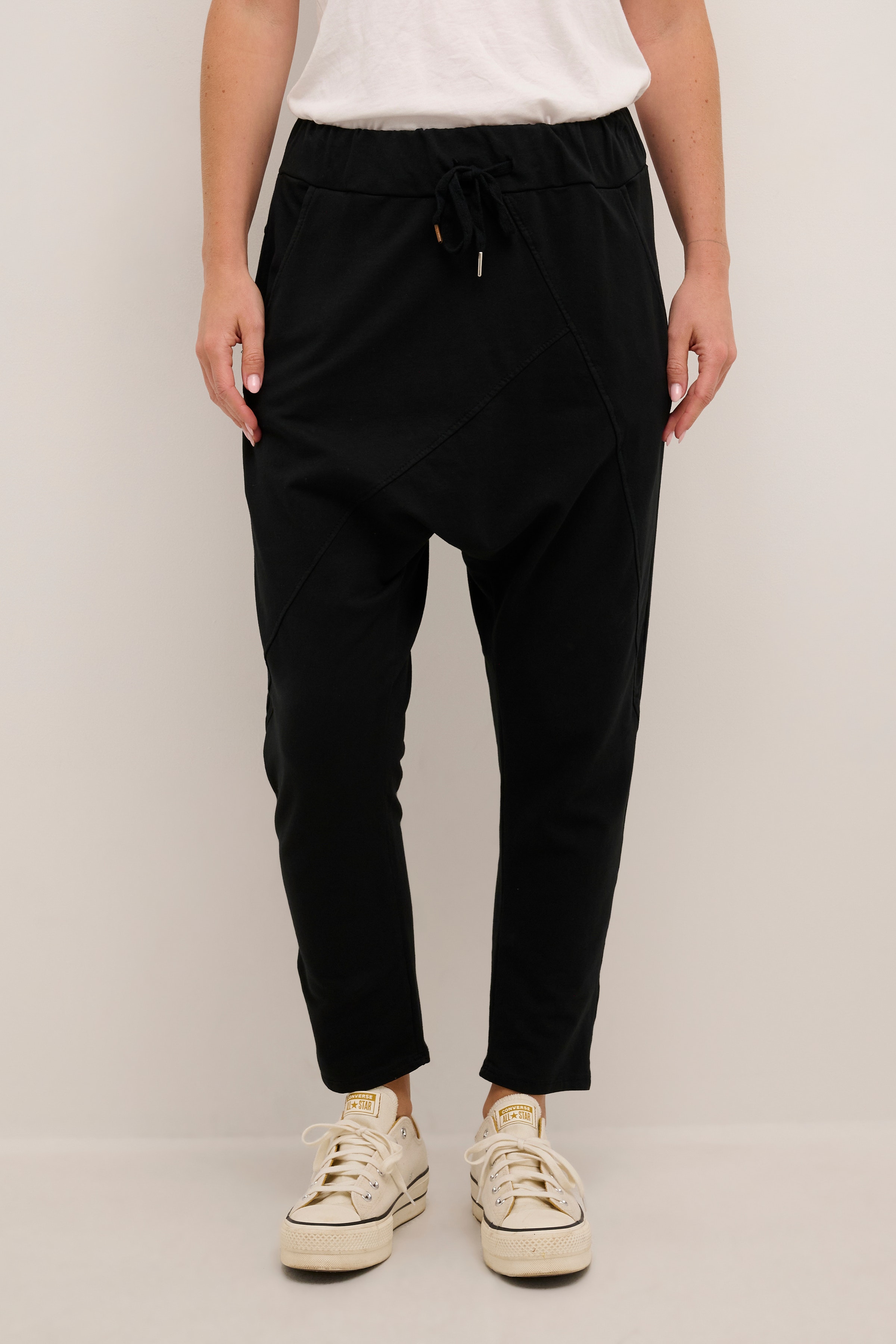 CRBeky Trousers LOOKBOOK FRONT 10650722-100120