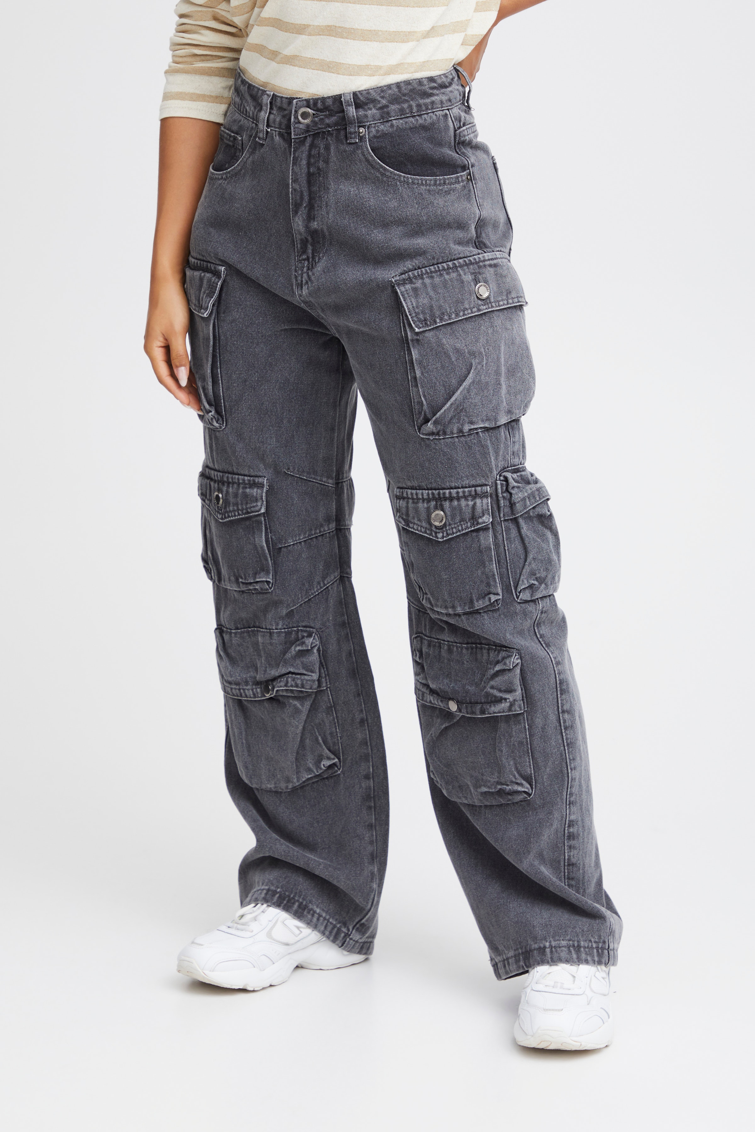 SBLAN Byxor LOOKBOOK FRONT 22100519-203585