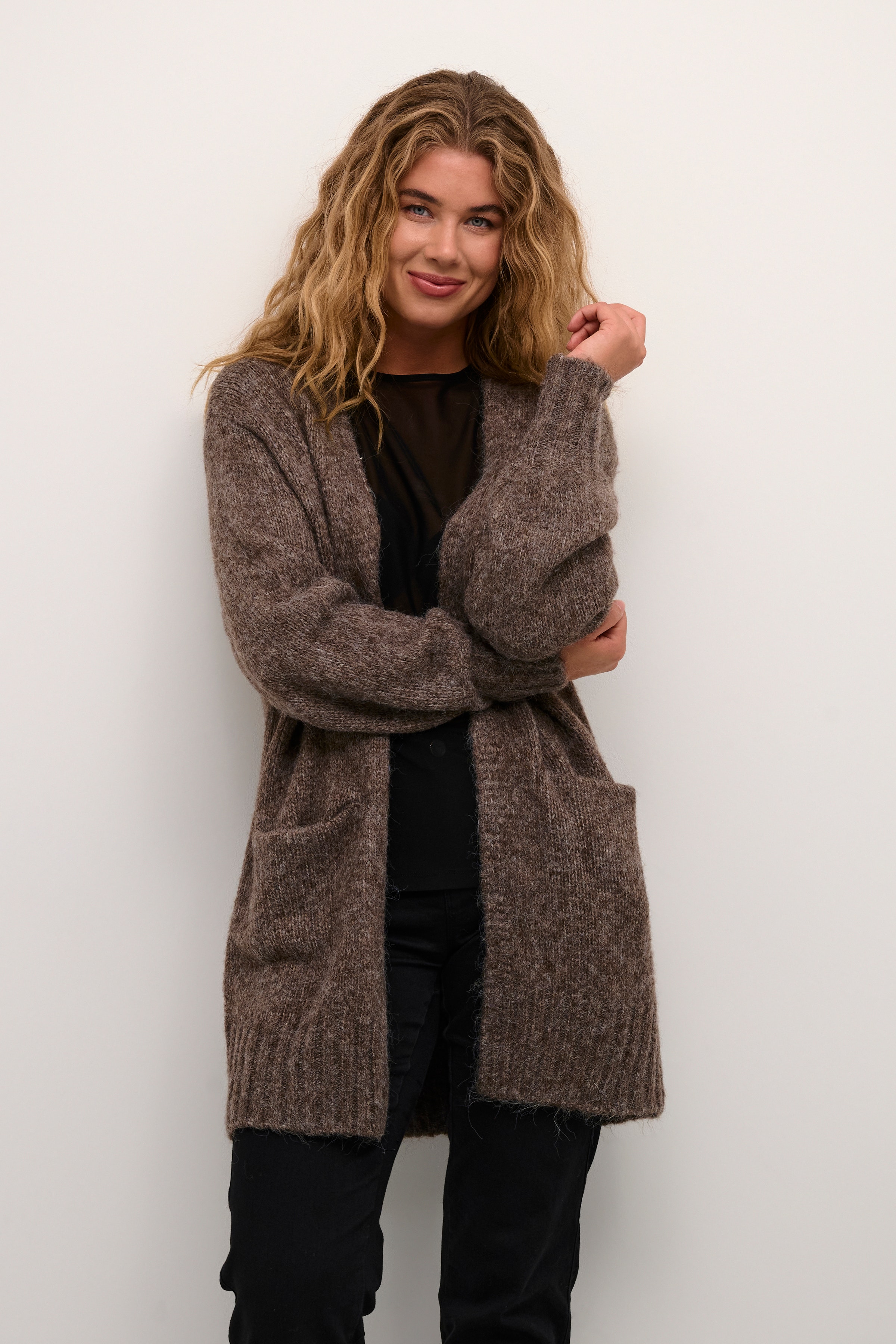 KAalioma Cardigan LOOKBOOK FRONT 10505567-1910161