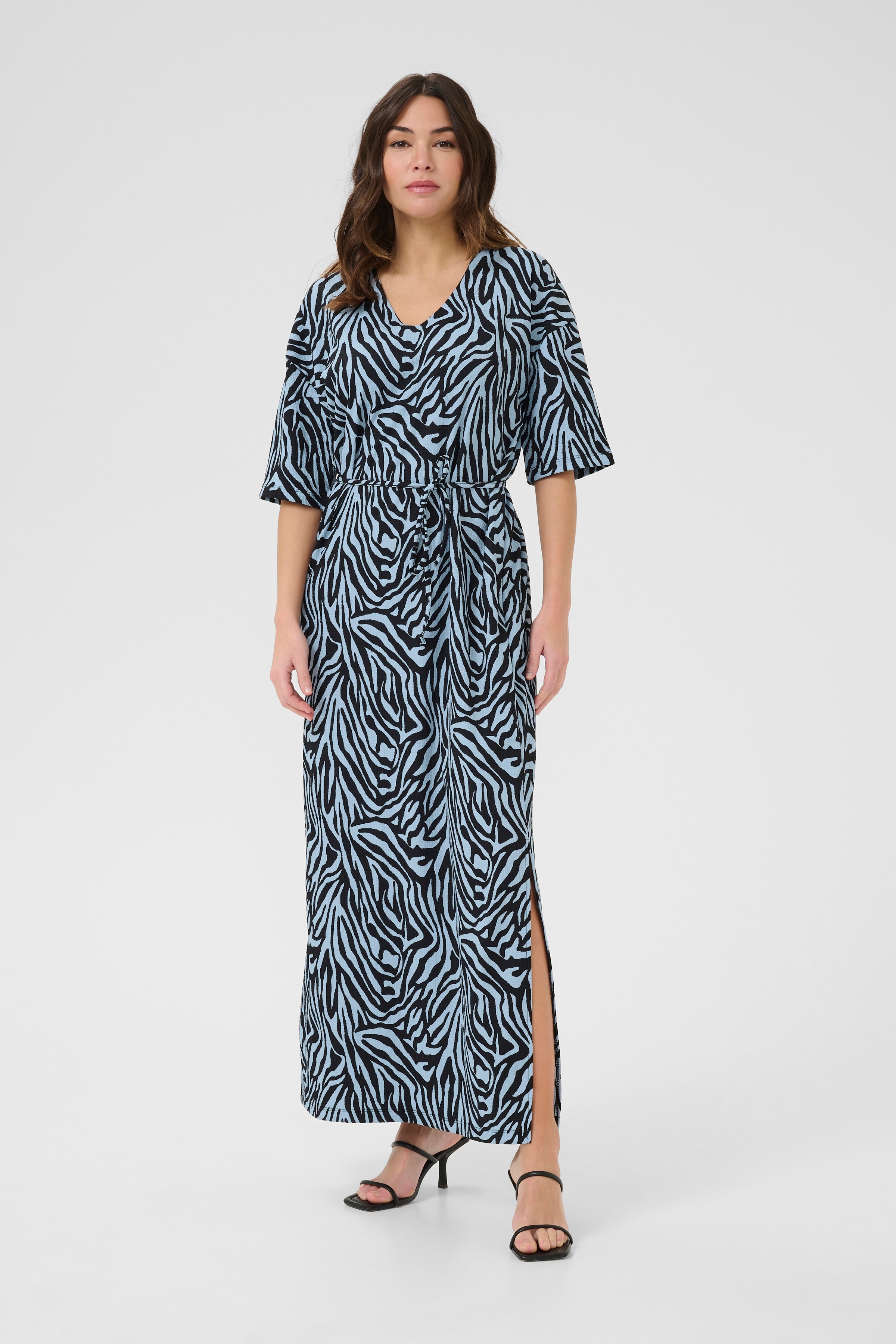 KAivanna Kleid LOOKBOOK FRONT 10509781-107119