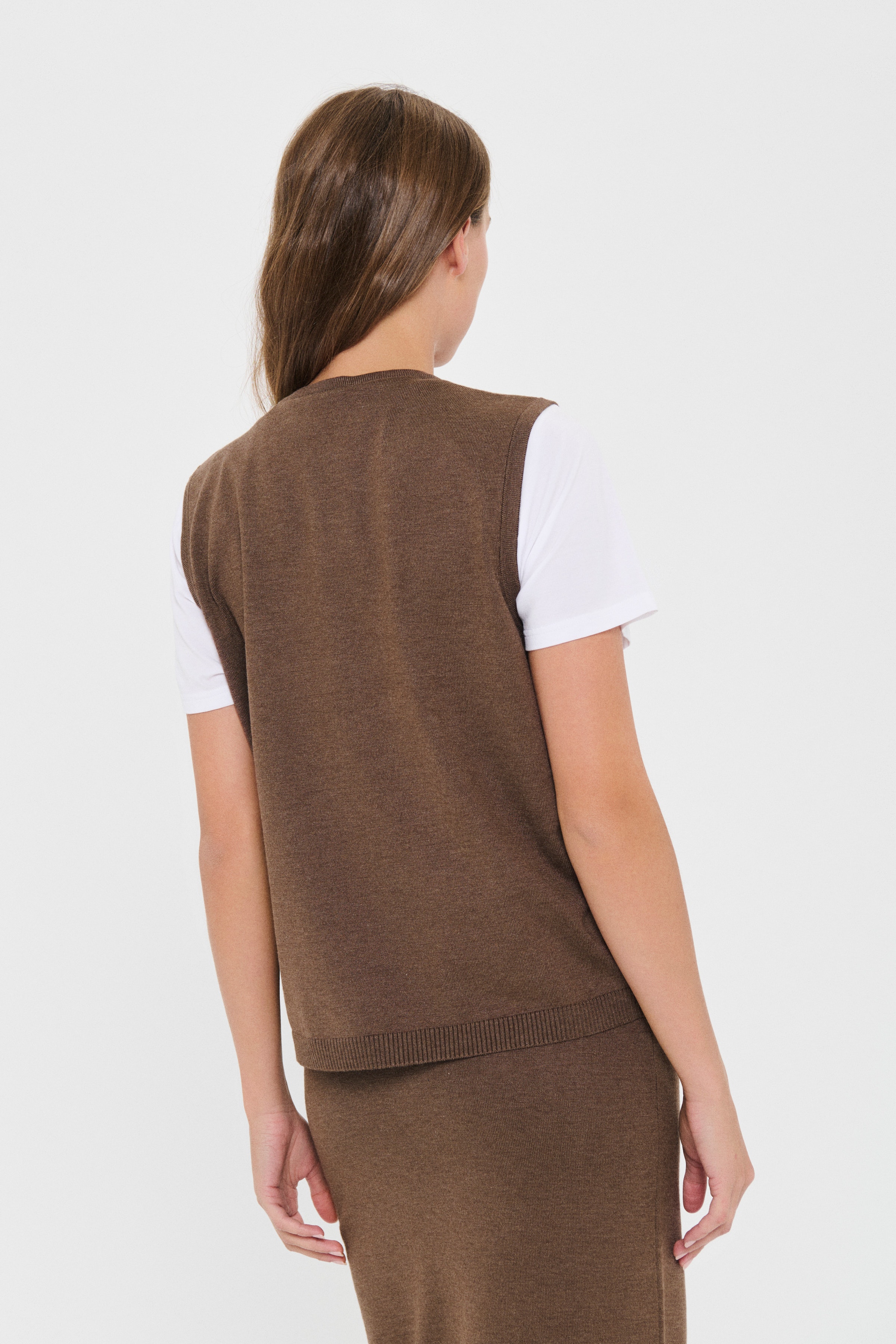 MilaSZ Vest LOOKBOOK BACK 30511506-1912241