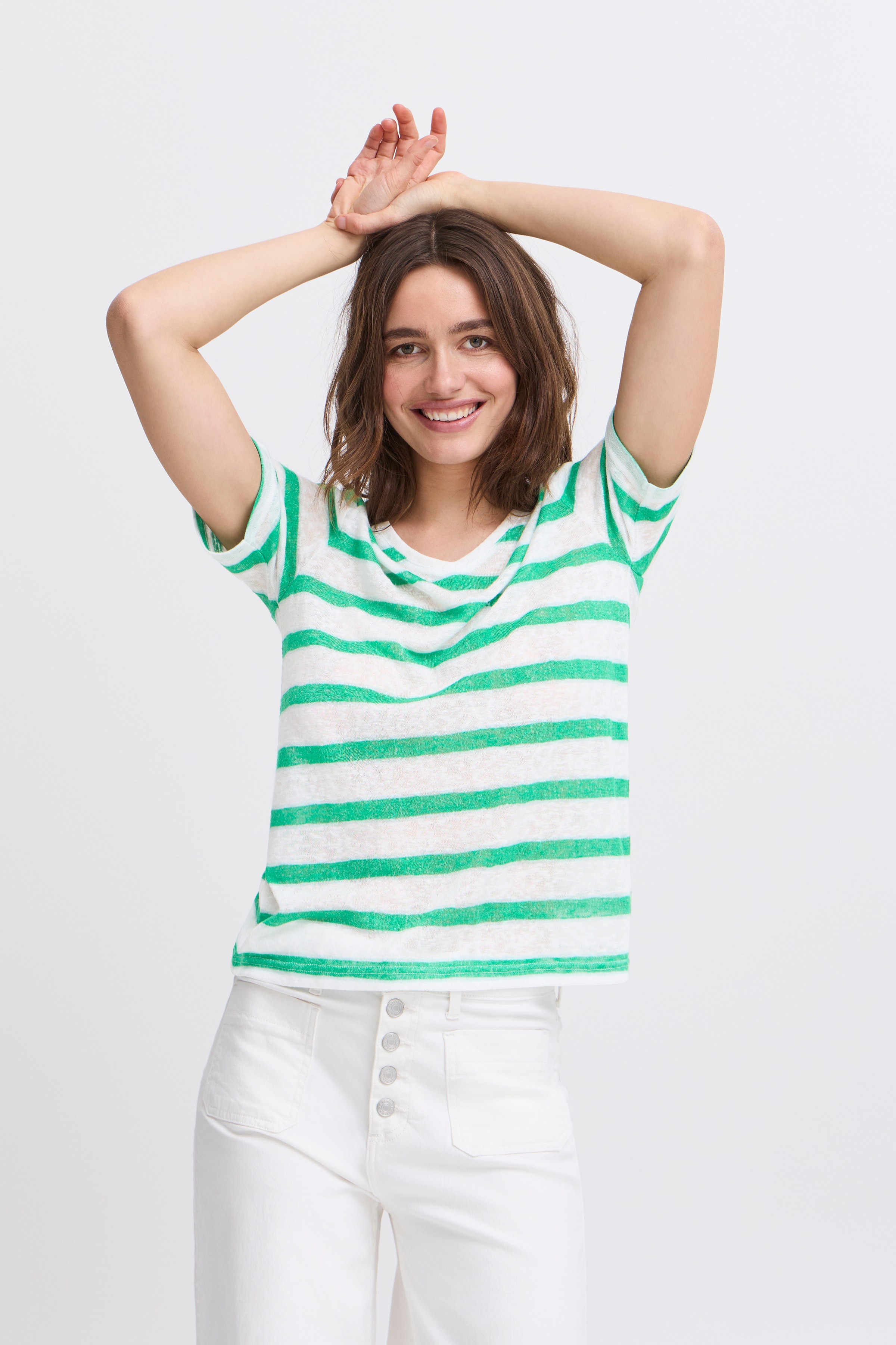 BYSAKIA T-shirt LOOKBOOK FRONT 20816654-201221