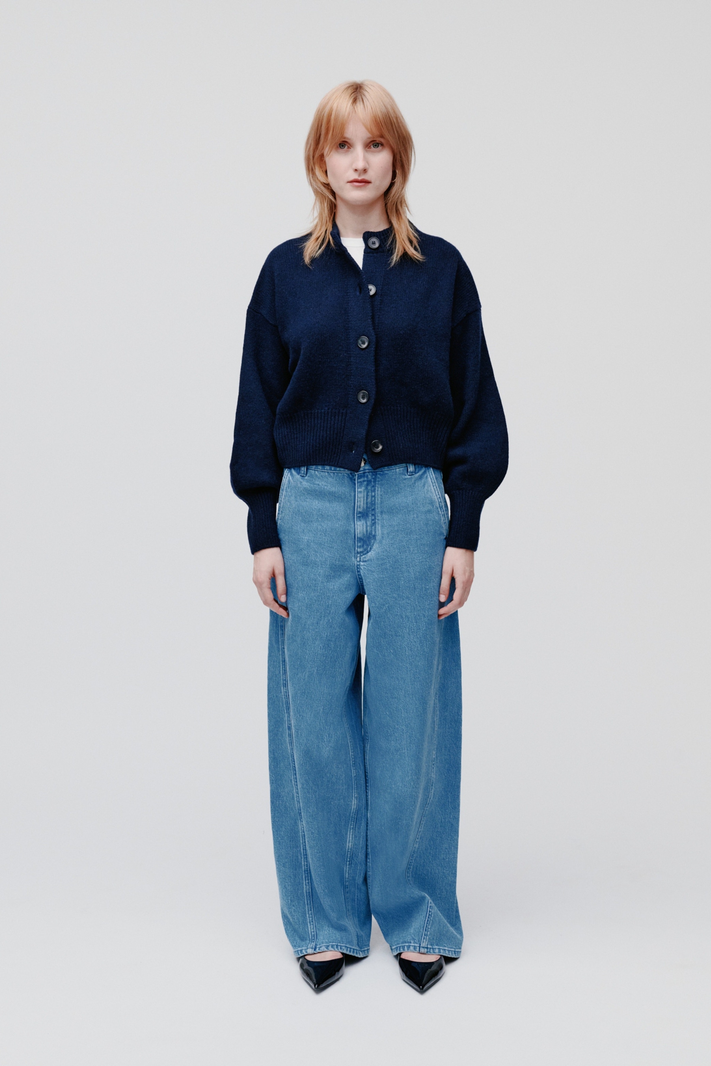 KARMA Cardigan LOOKBOOK FRONT 30600599-BL900