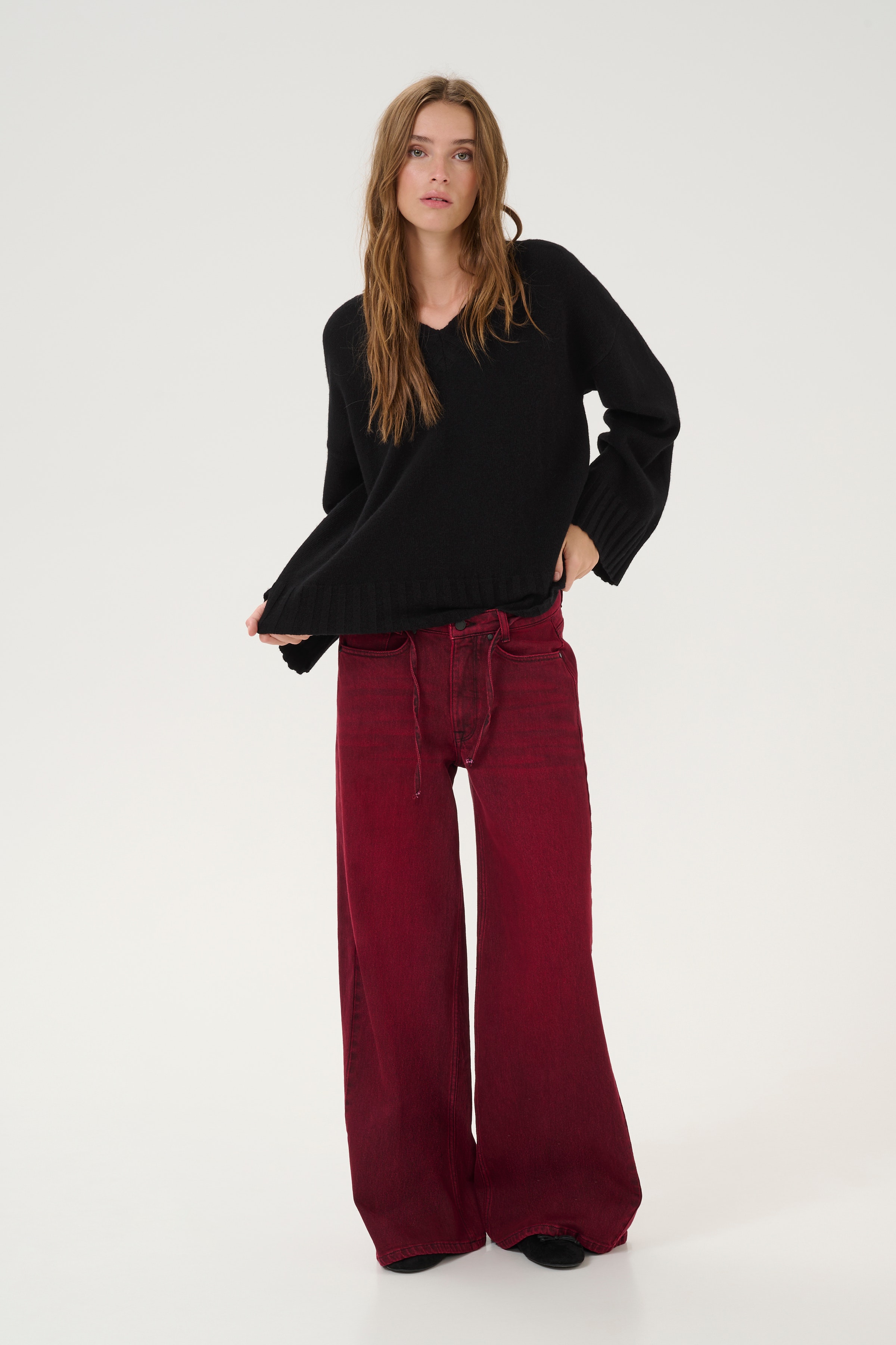 HuxiMW wool and kashmir v-neck pullover LOOKBOOK FRONT 10704959-100031