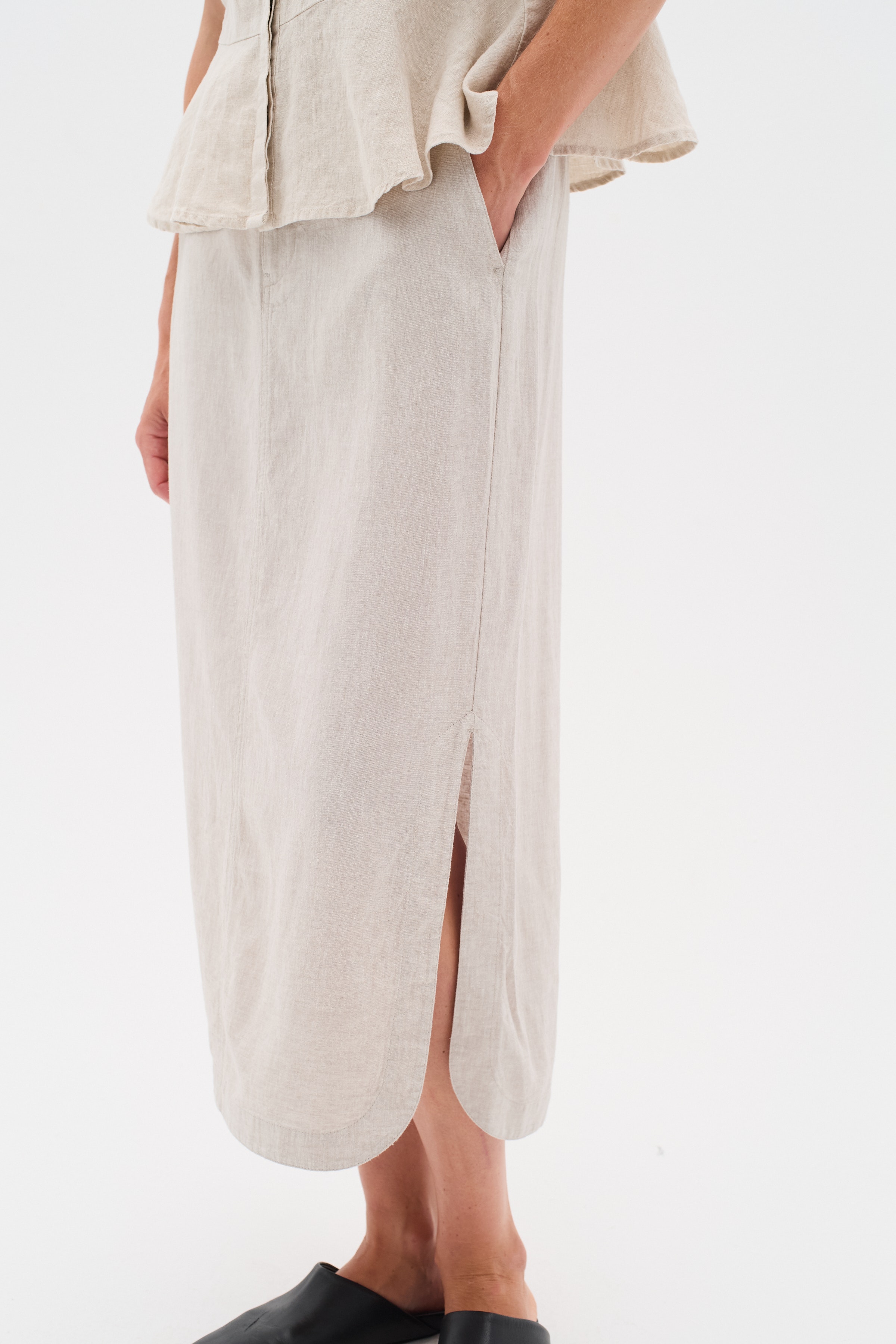 RimoneIW Linne Kjol LOOKBOOK FRONT 30110364-1304031