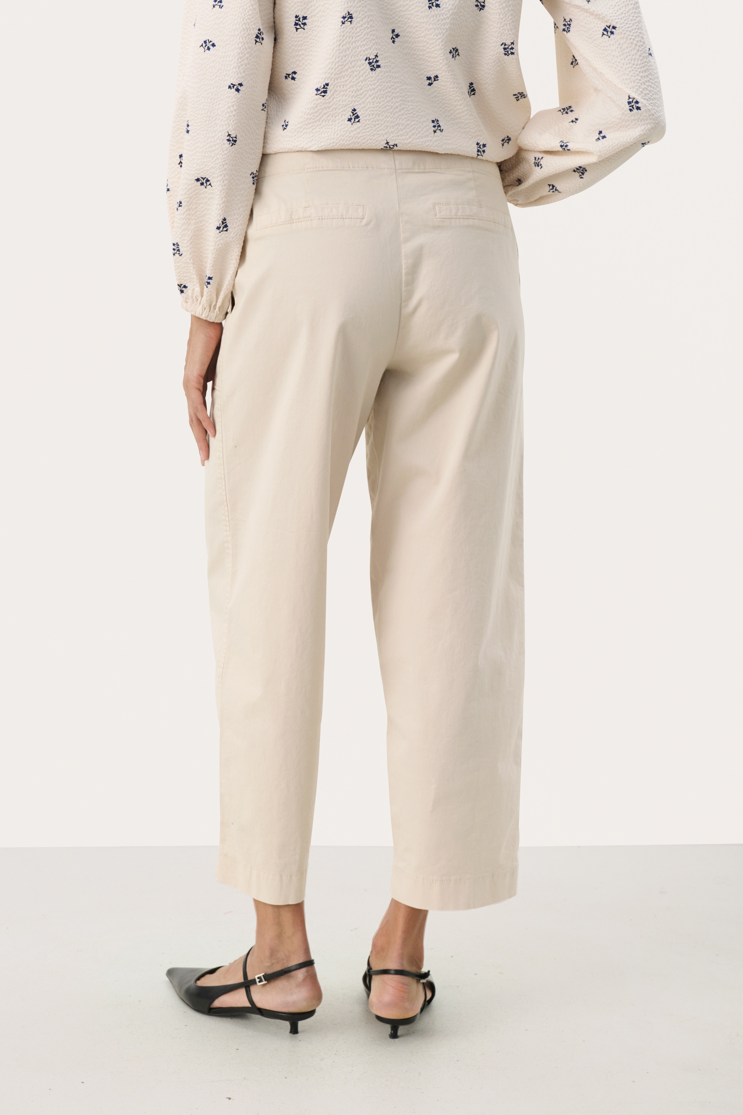 NettaPW Trousers LOOKBOOK BACK 30309489-130400