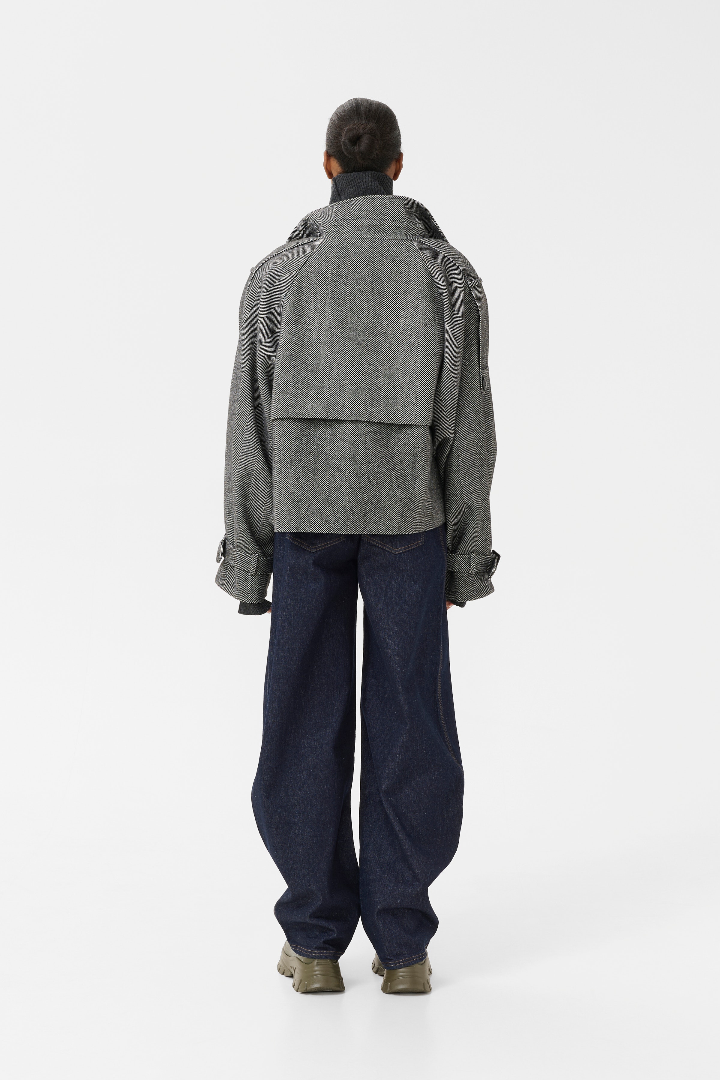 GZavic Outerwear LOOKBOOK BACK 10910324-107732