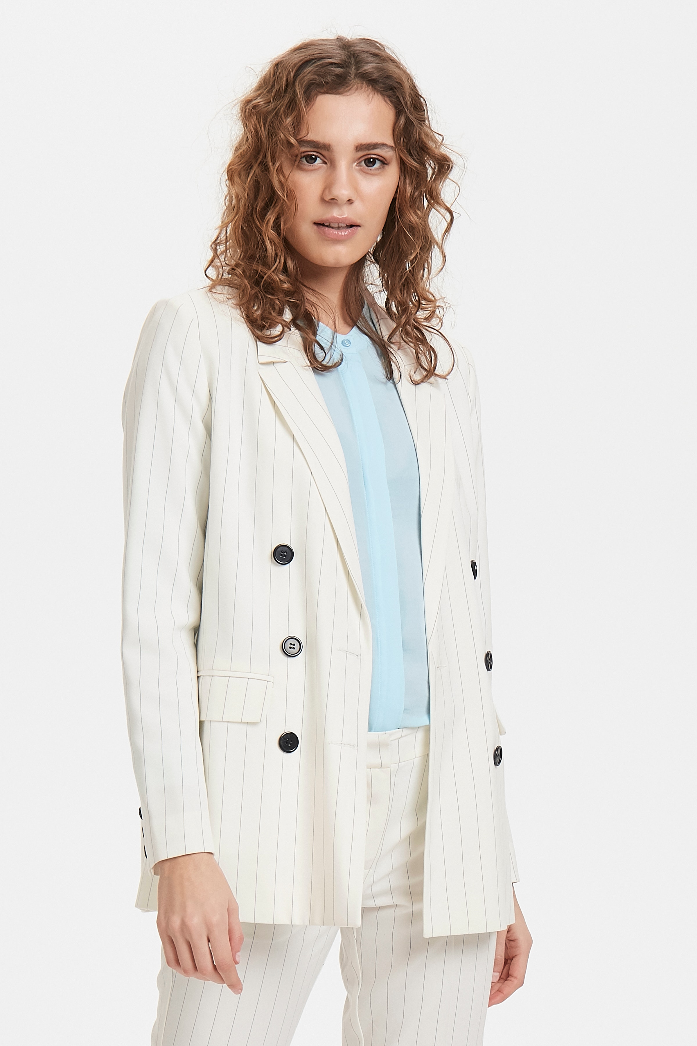 Blazer LOOKBOOK FRONT 20108435-10111