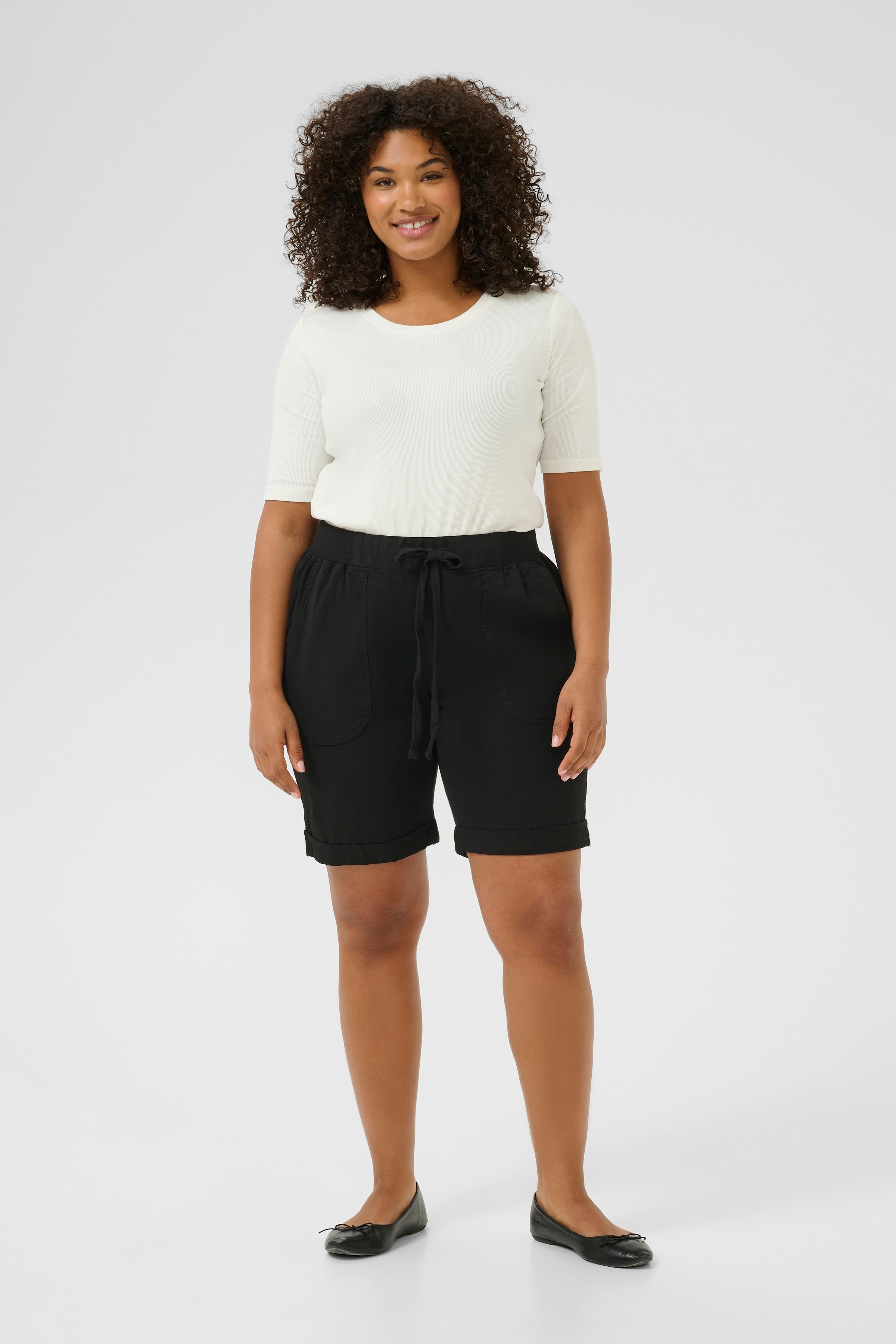 KCnana Shorts LOOKBOOK FRONT 10580270-50600