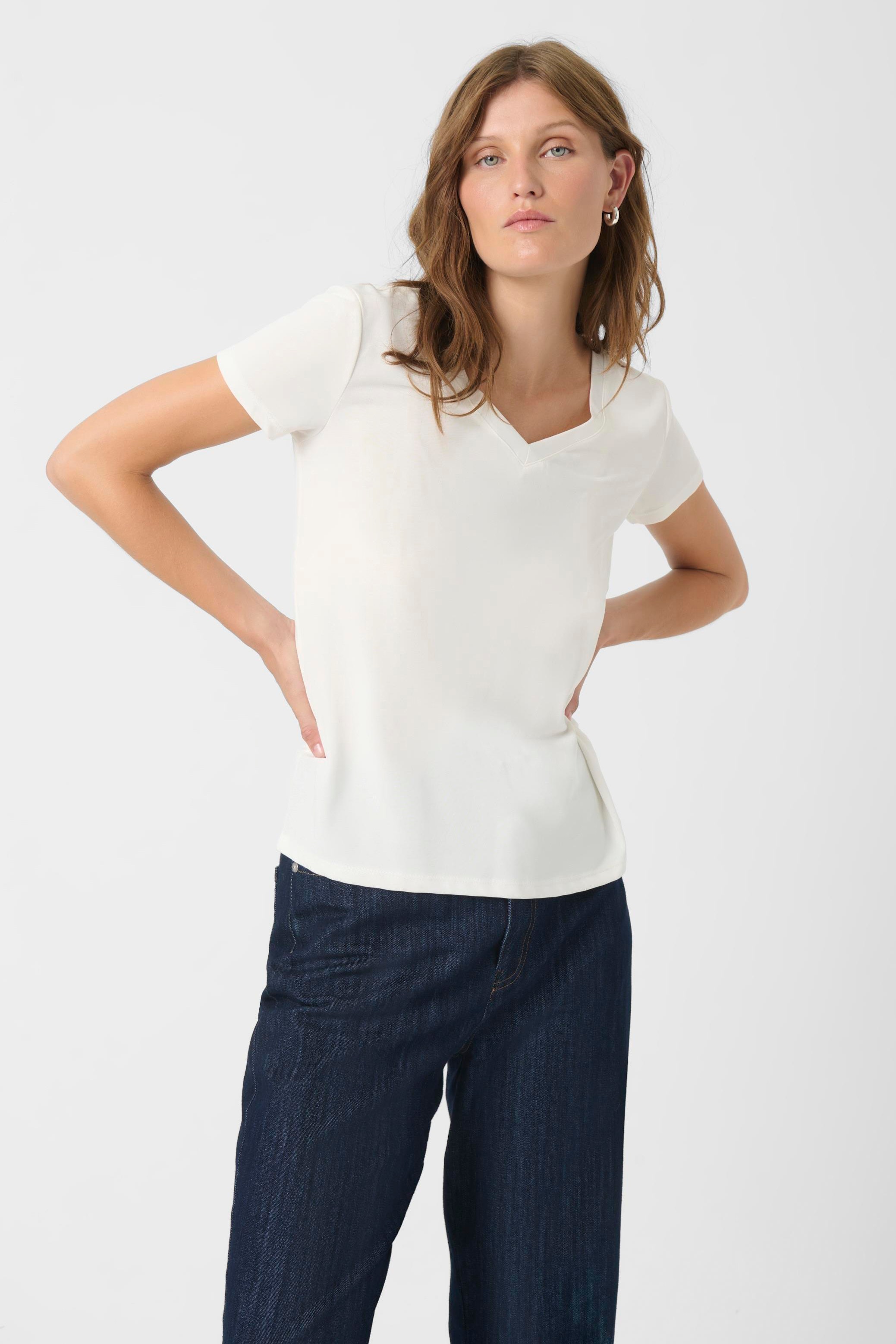 SLColumbine V-neck T-shirt LOOKBOOK FRONT 30404284-40093