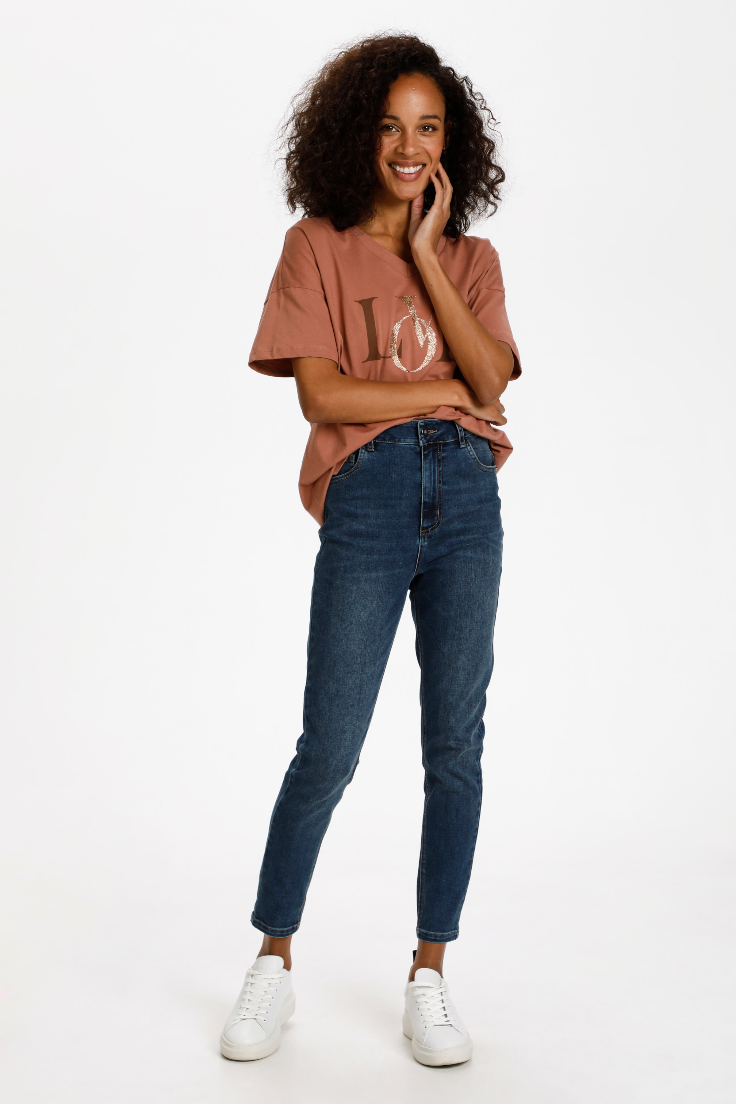 KAlara T-shirt LOOKBOOK FRONT 10505613-181235