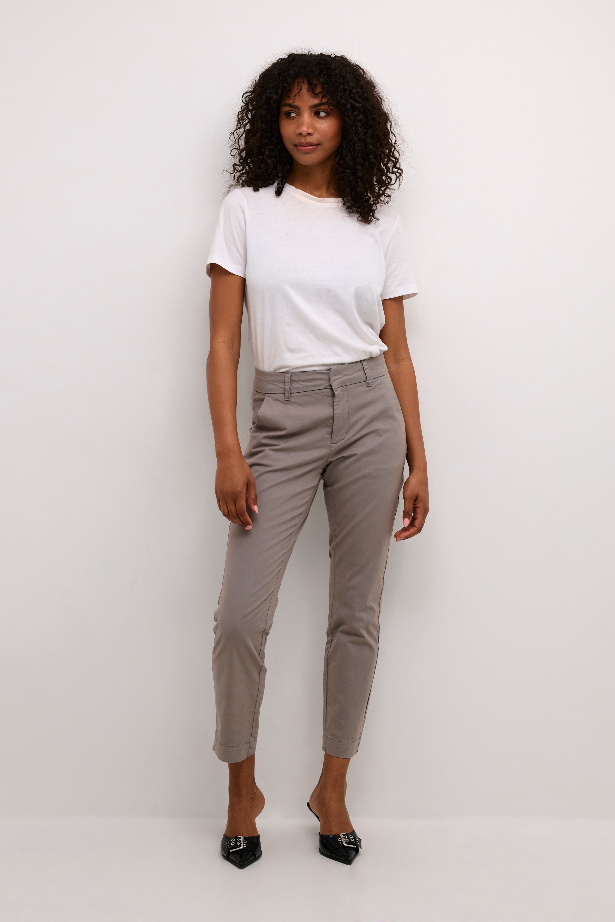 KAmette Trousers LOOKBOOK FRONT 10506121-171500