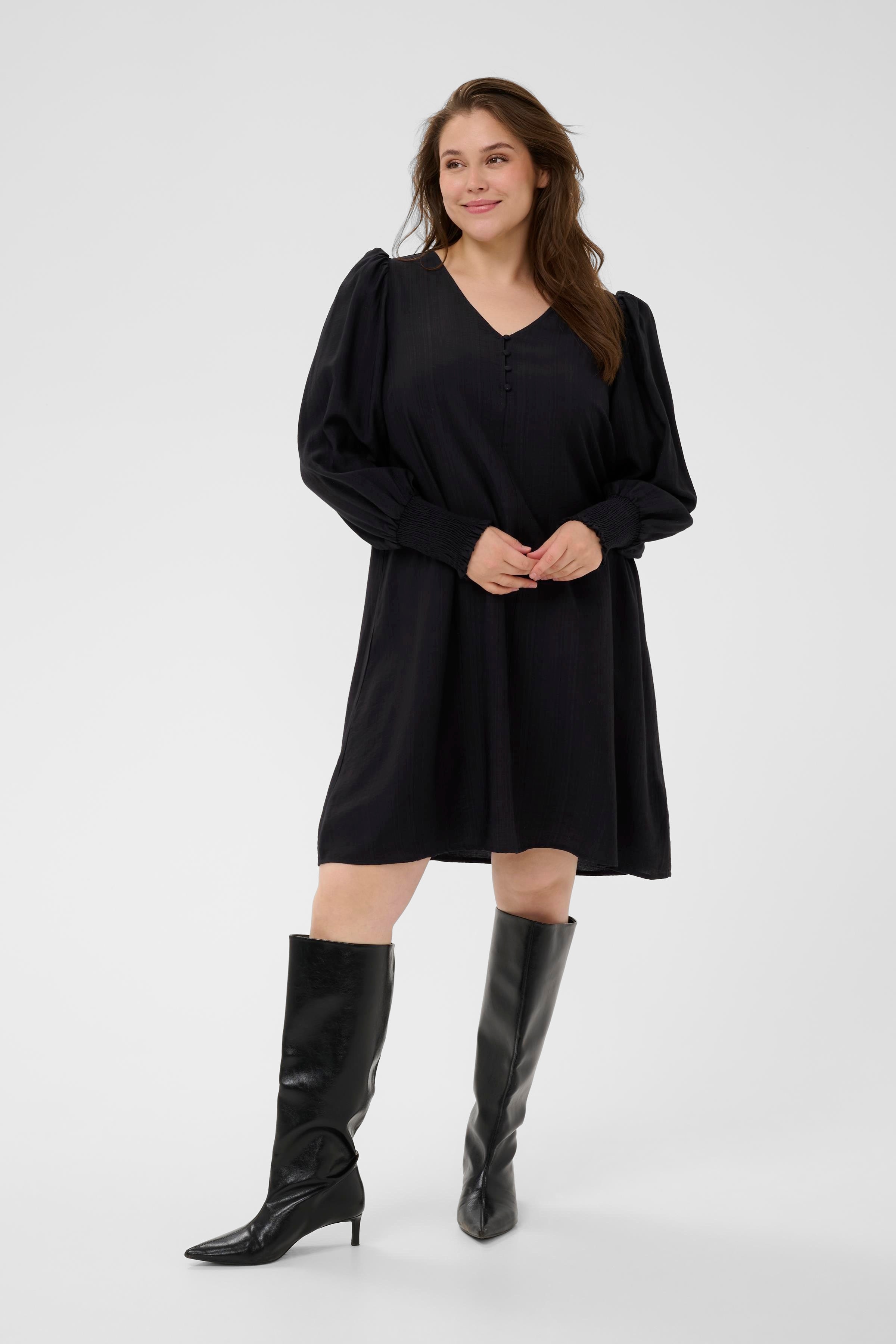 KCsofia Dress LOOKBOOK FRONT 10583890-100121