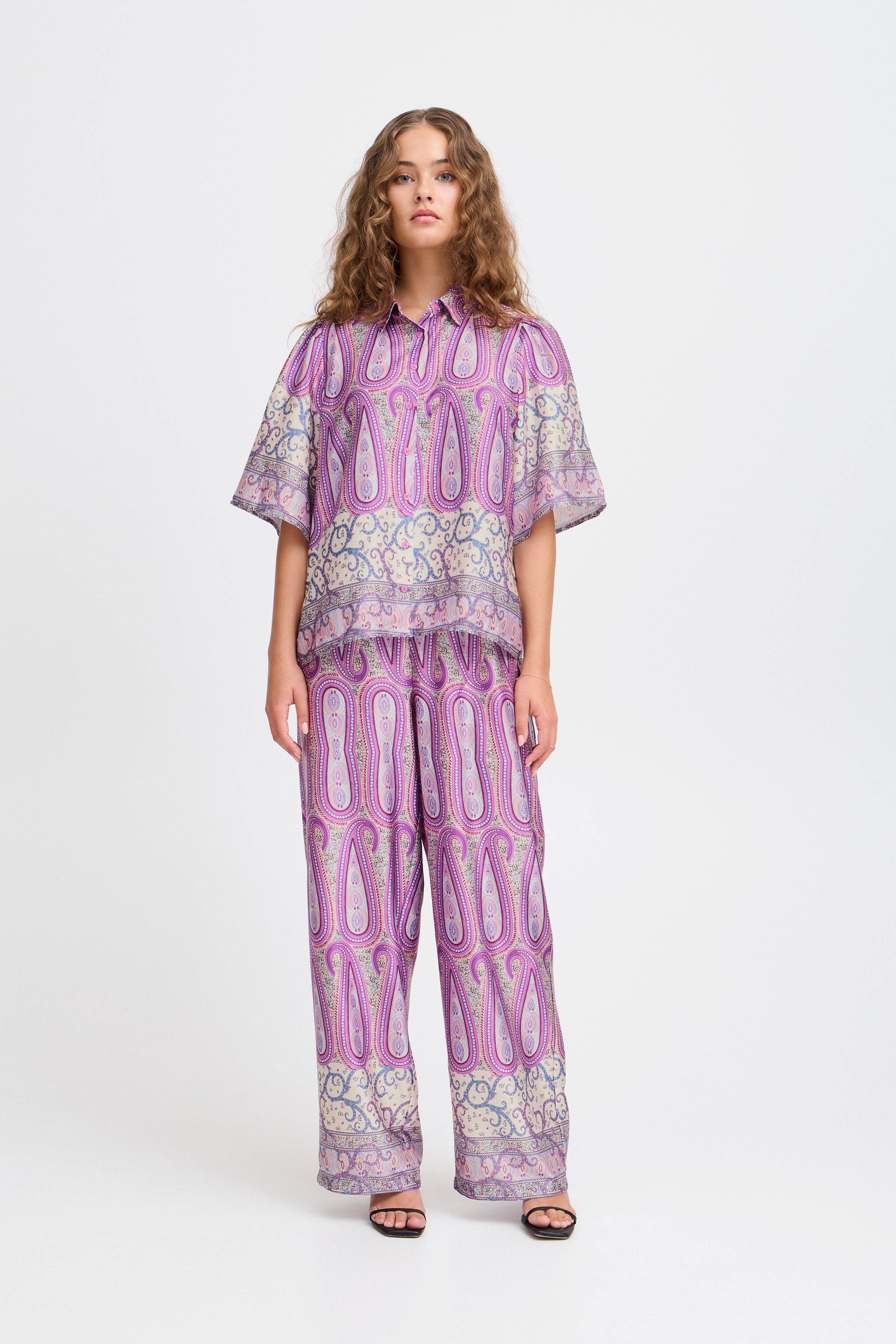 IXNABILA bukser LOOKBOOK FRONT 20123485-182328