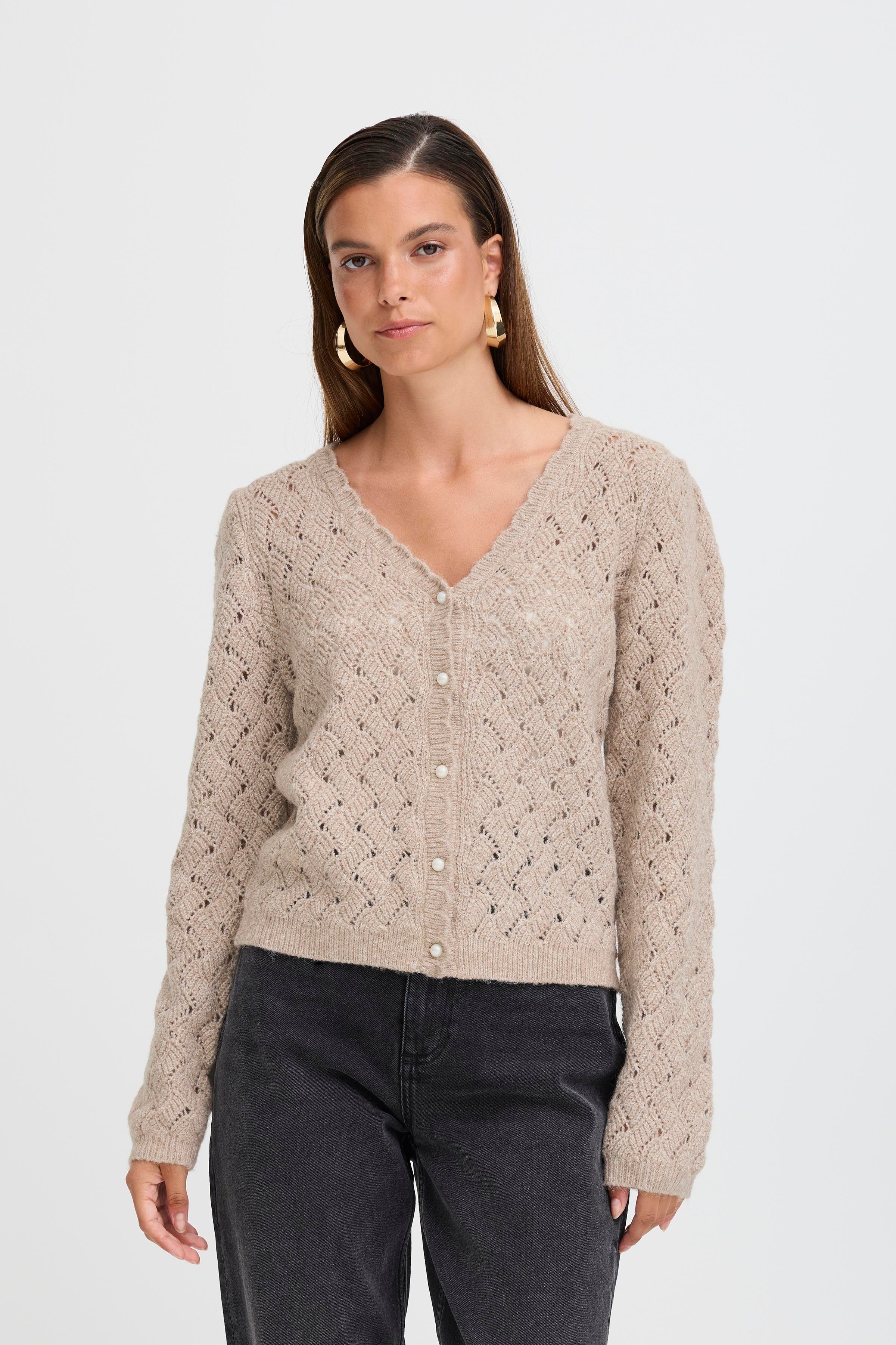 BYNADIKA Cardigan LOOKBOOK FRONT 20817105-1613051