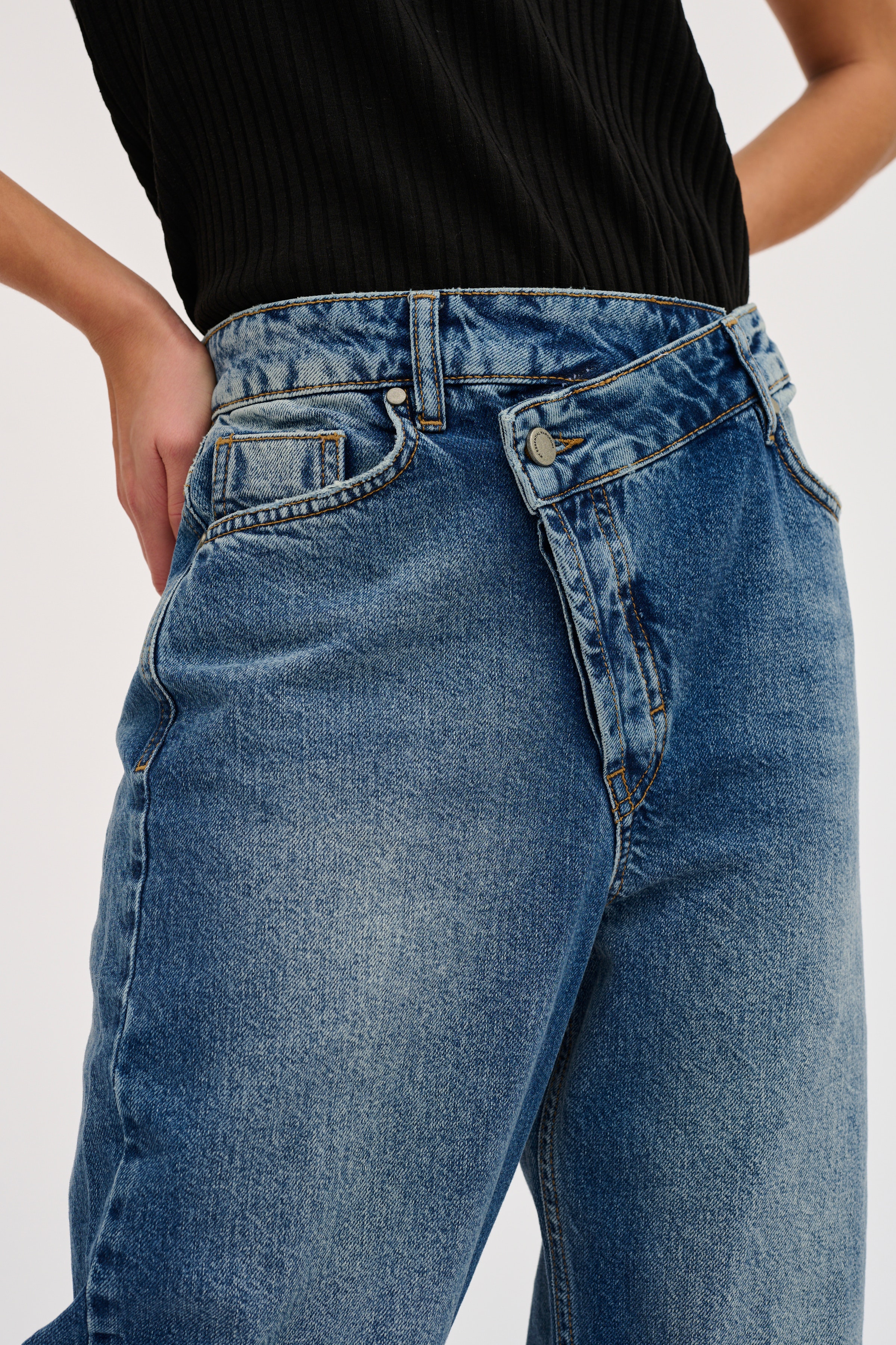 MWLouis Jeans LOOKBOOK DETAIL 10703792-100054