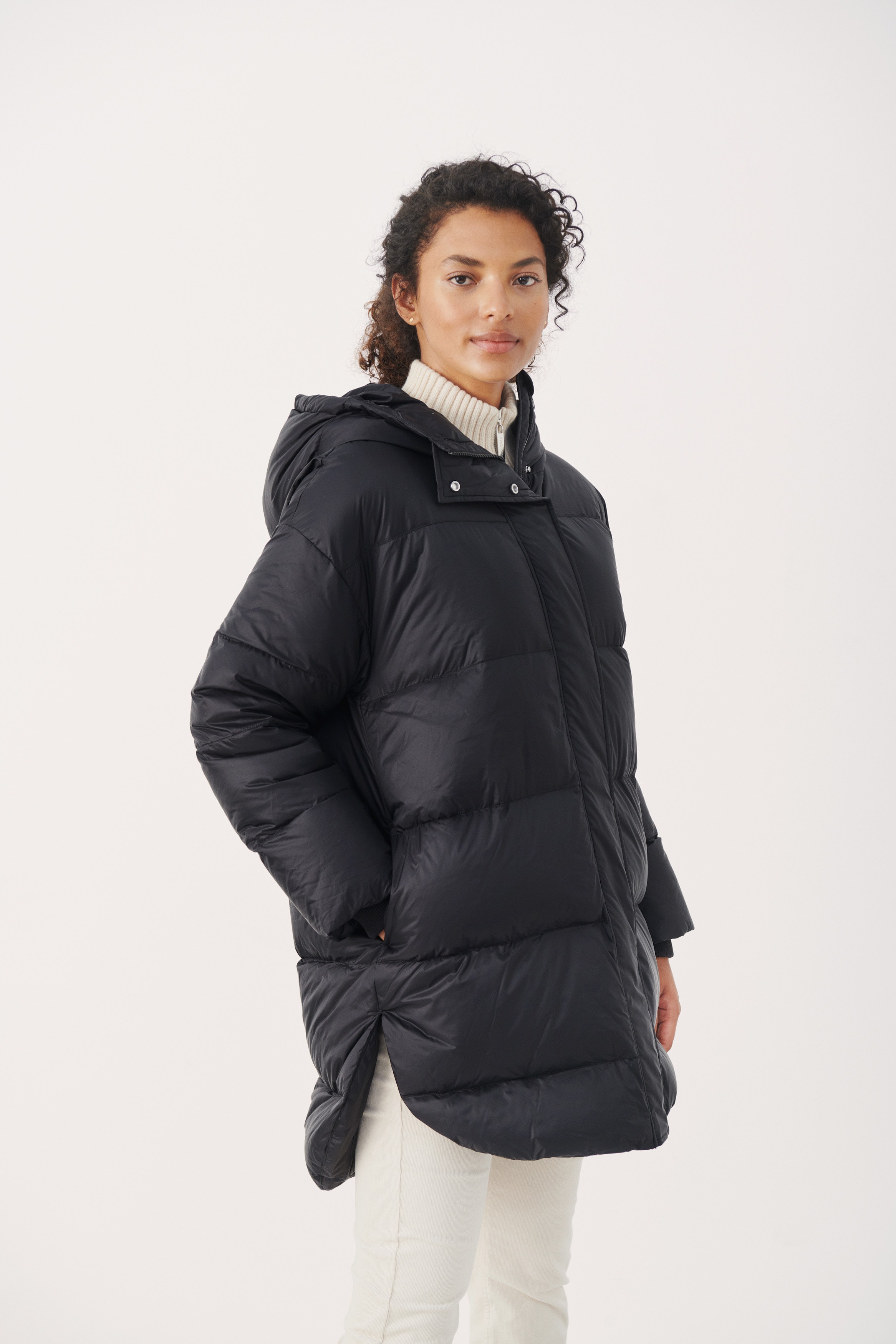 ReemPW Mantel LOOKBOOK FRONT 30306917-194008