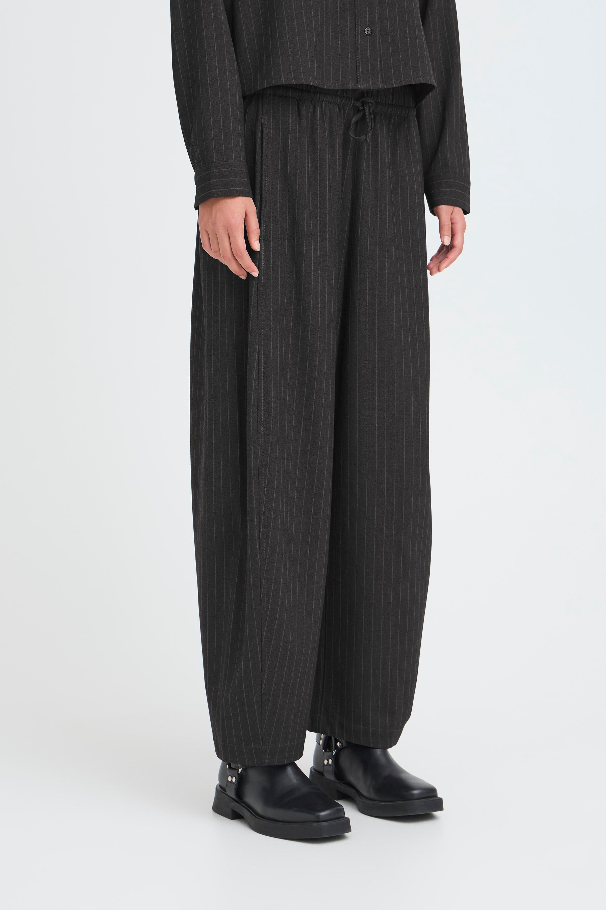 IXTRINE pants LOOKBOOK FRONT 20123490-190203