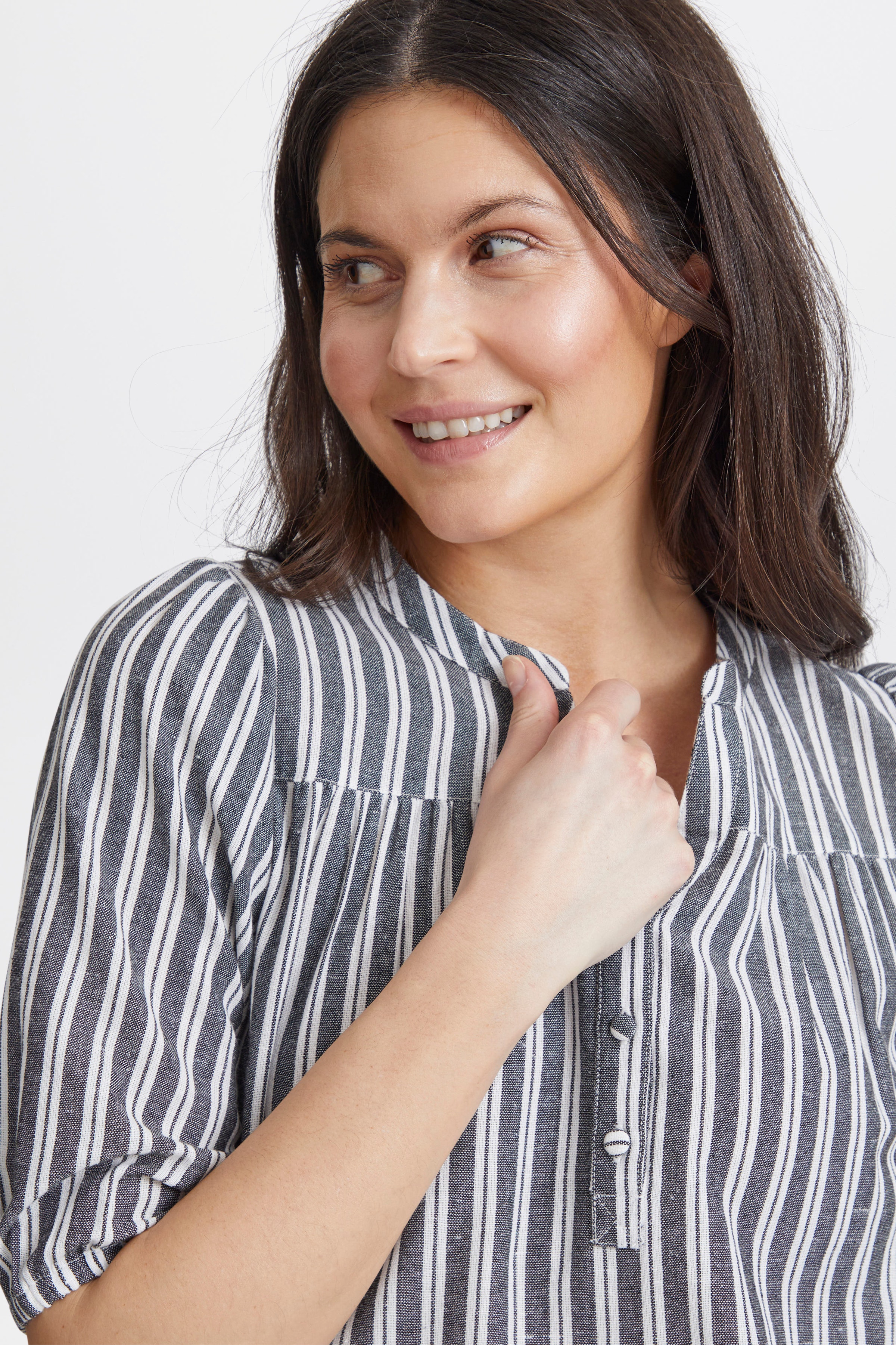 FXBONNIE Bluse LOOKBOOK DETAIL 20615304-200115