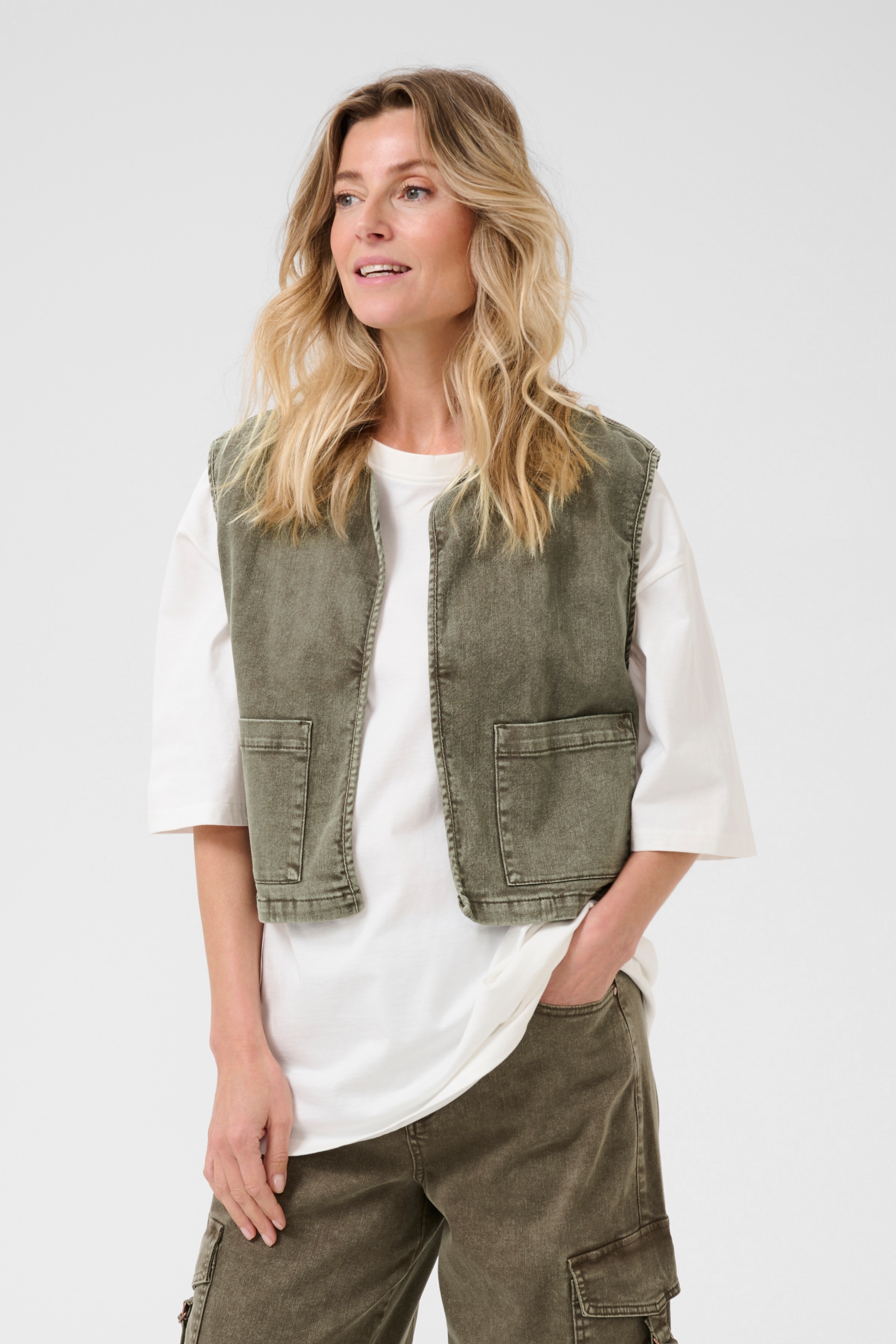 CRMelanie Waistcoat LOOKBOOK FRONT 10614056-107913