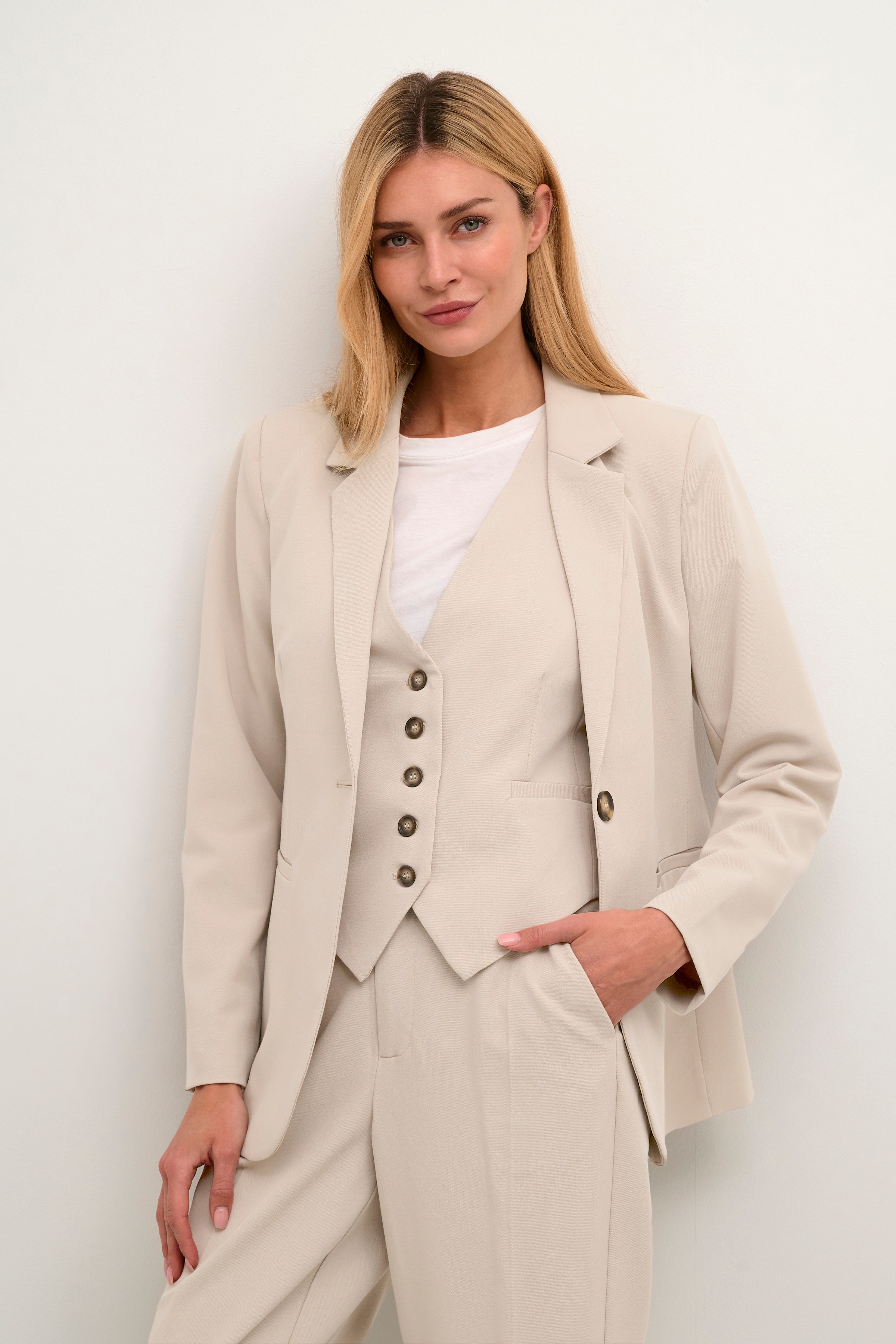 KAsakura Waistcoat LOOKBOOK FRONT 10507907-151305