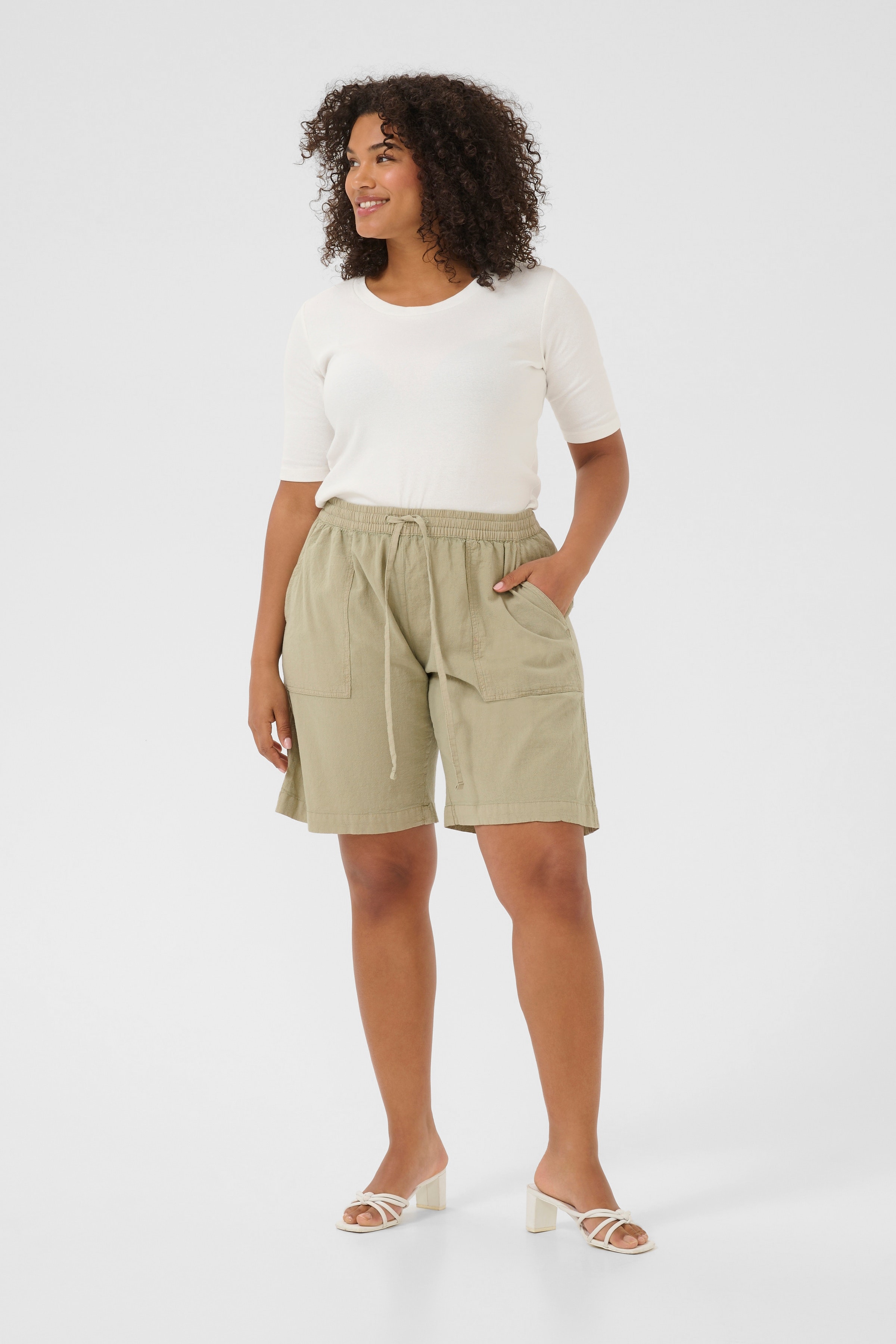 KCnana Shorts LOOKBOOK FRONT 10582894-166008