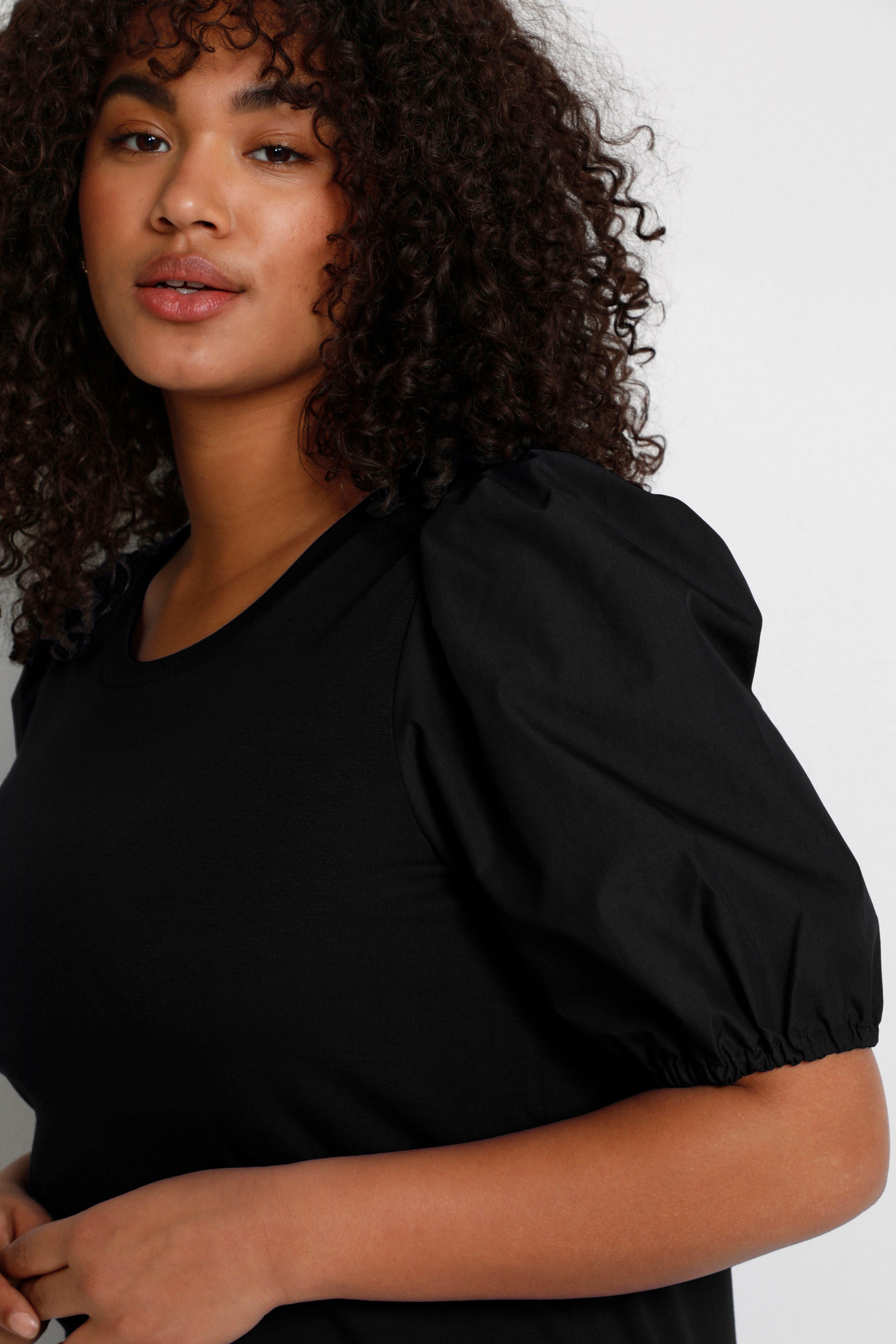 KCmela T-shirt LOOKBOOK DETAIL 10581047-100121
