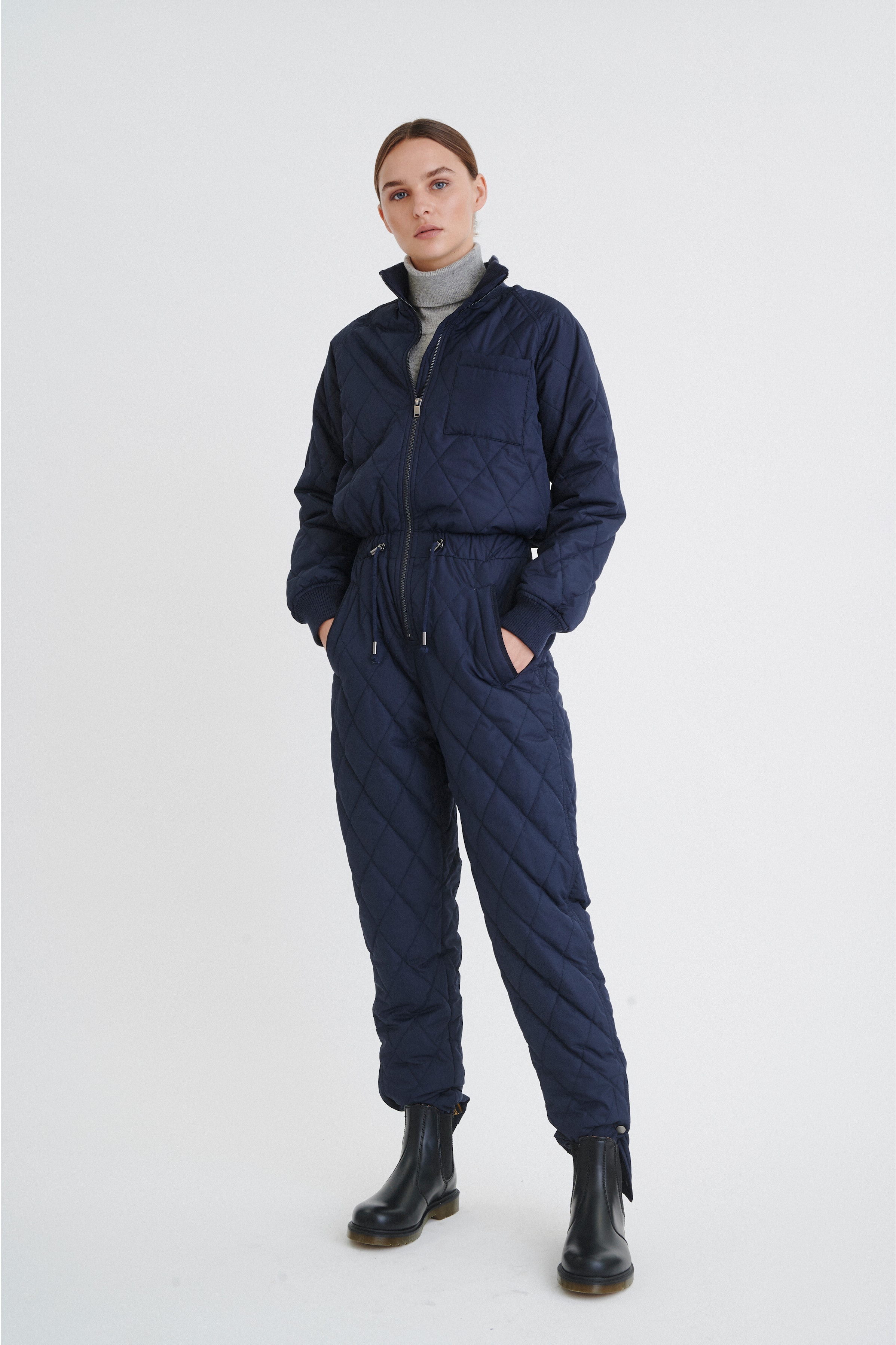 EktraIW Jumpsuit

 LOOKBOOK FRONT 30105340-10299